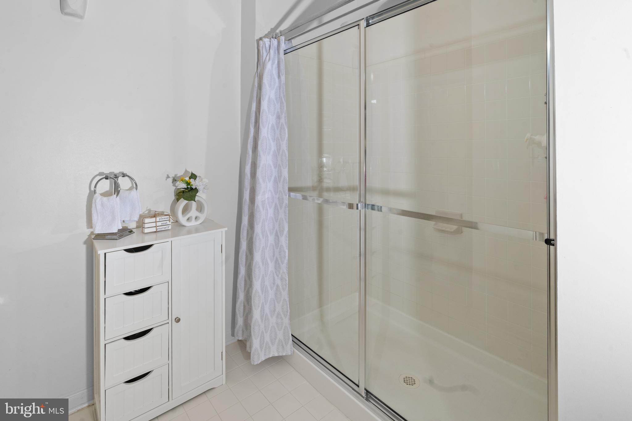 CAMERON GROVE - Residential