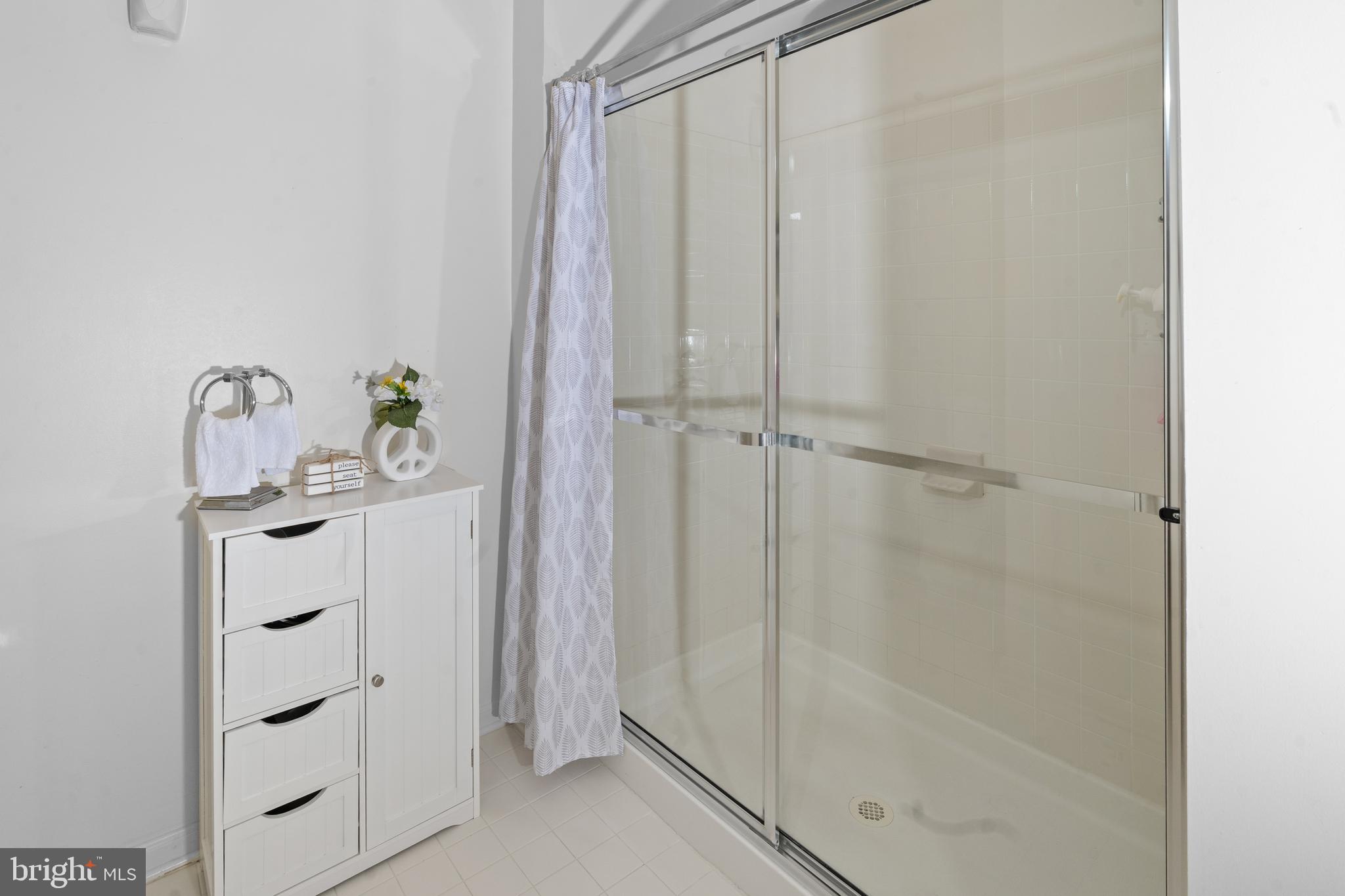 CAMERON GROVE - Residential