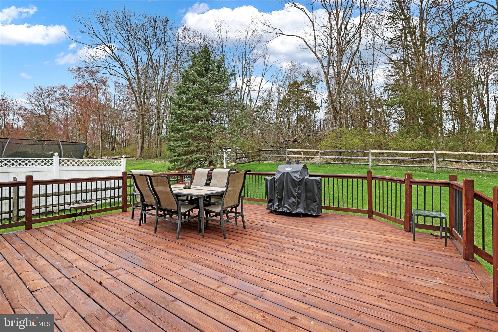 RIVERWOODS - Residential