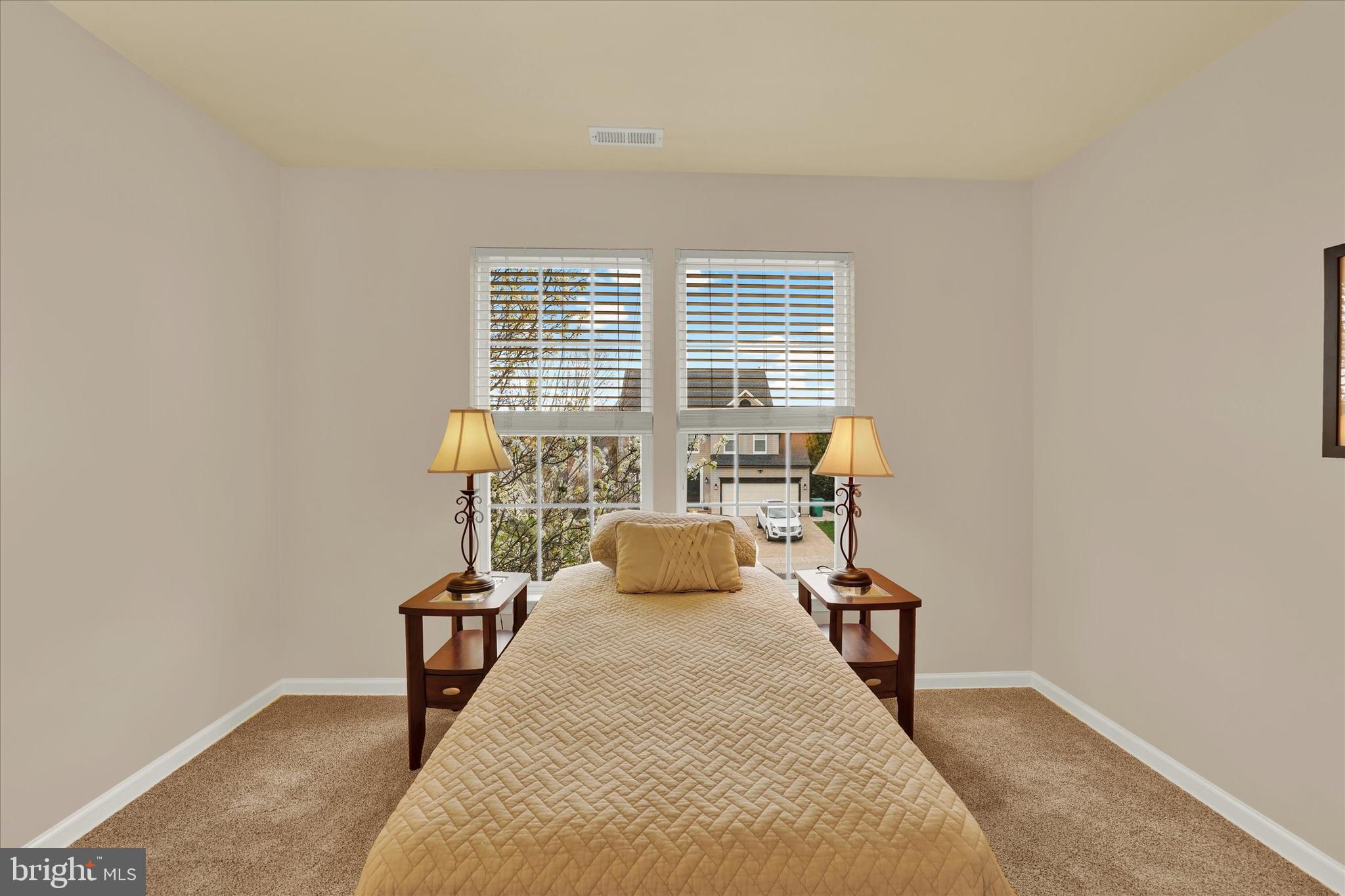 RIVERWOODS - Residential