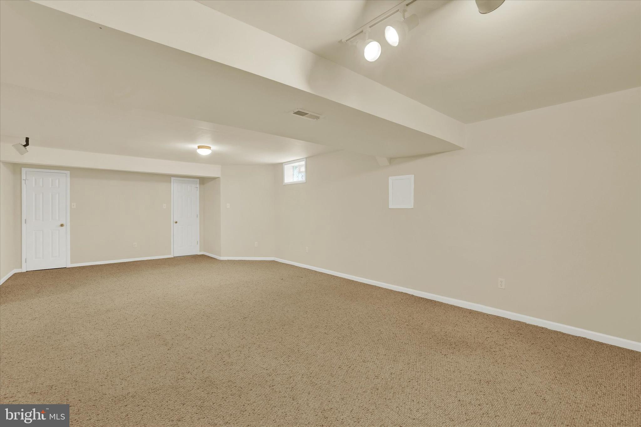 RIVERWOODS - Residential