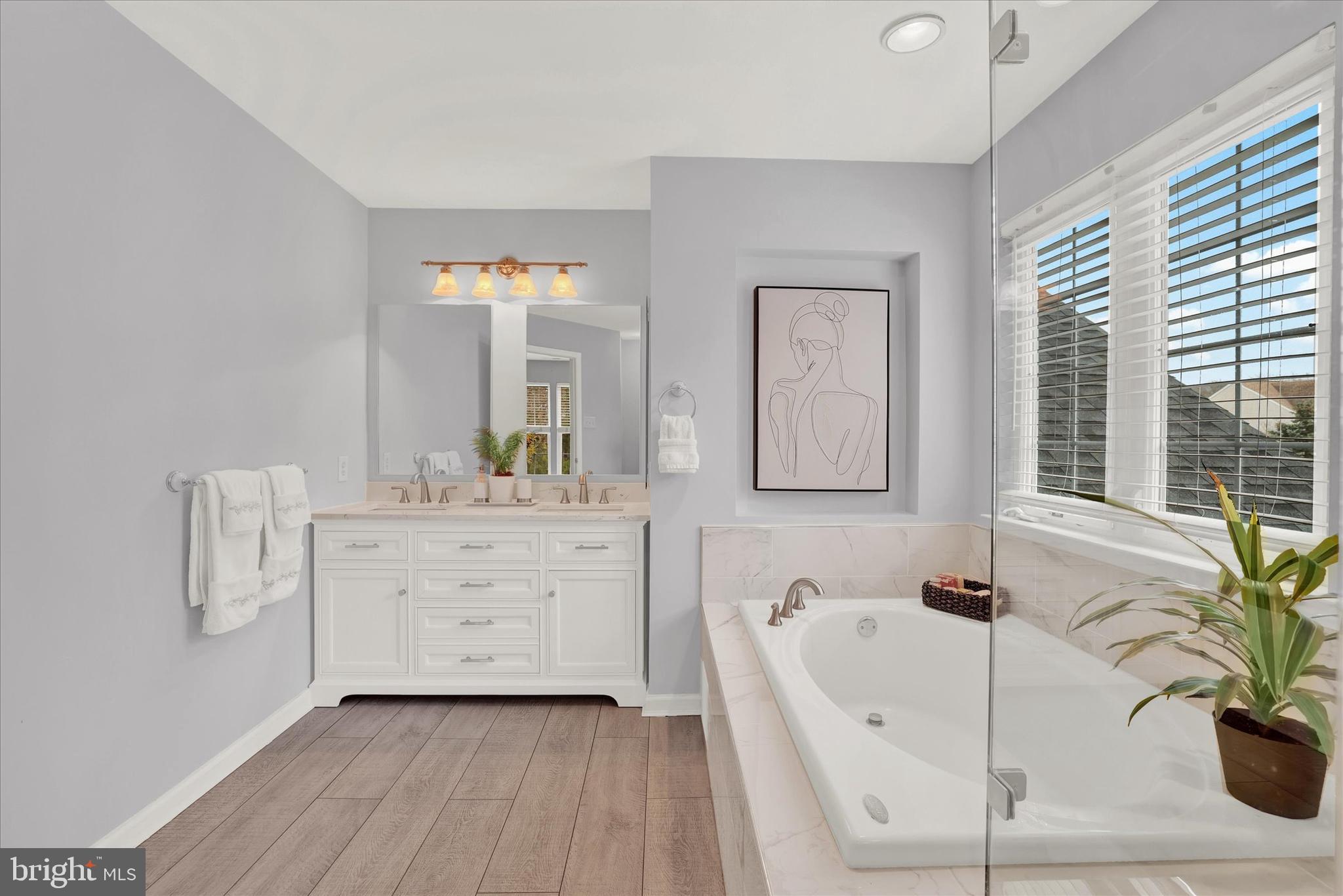 RIVERWOODS - Residential