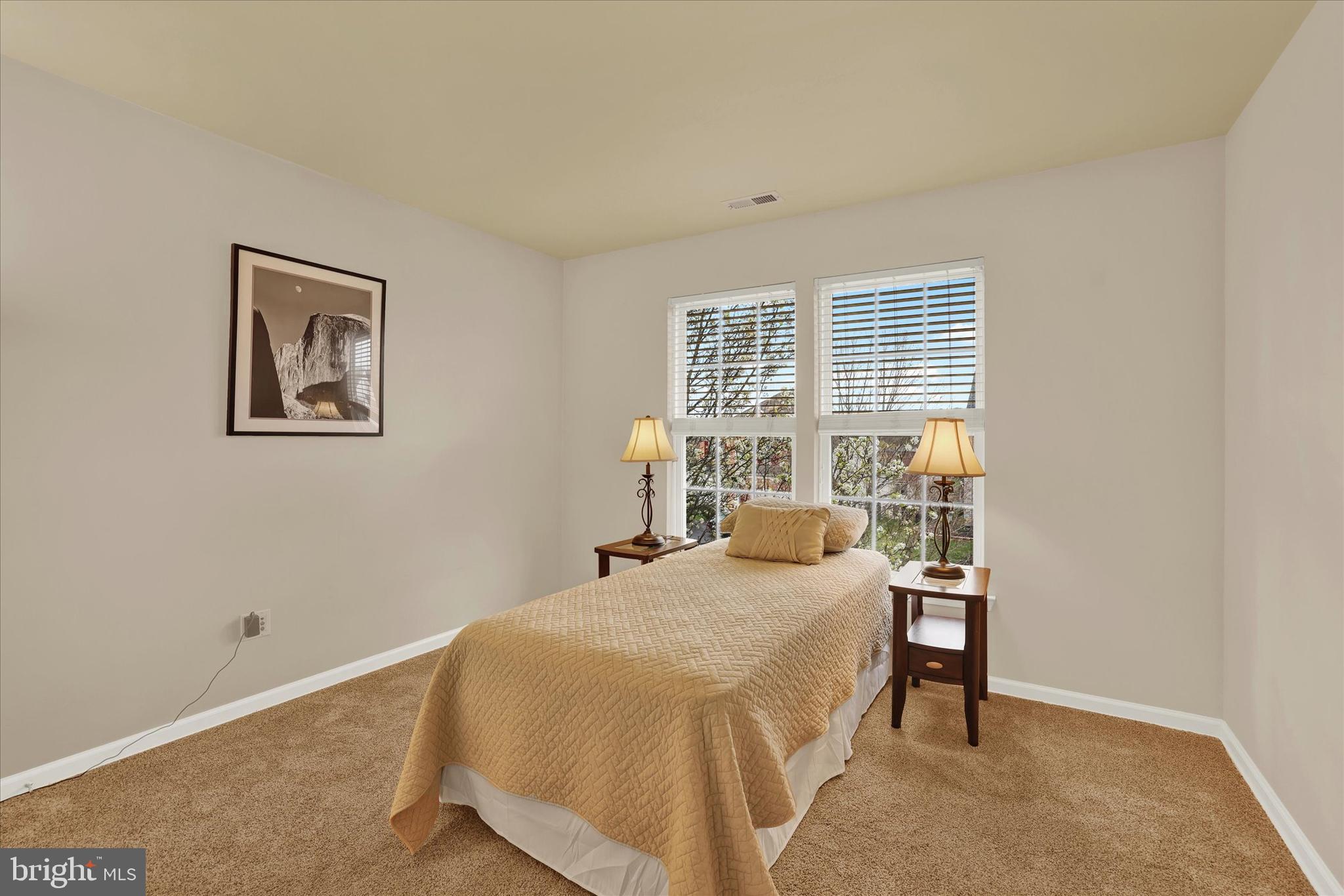 RIVERWOODS - Residential