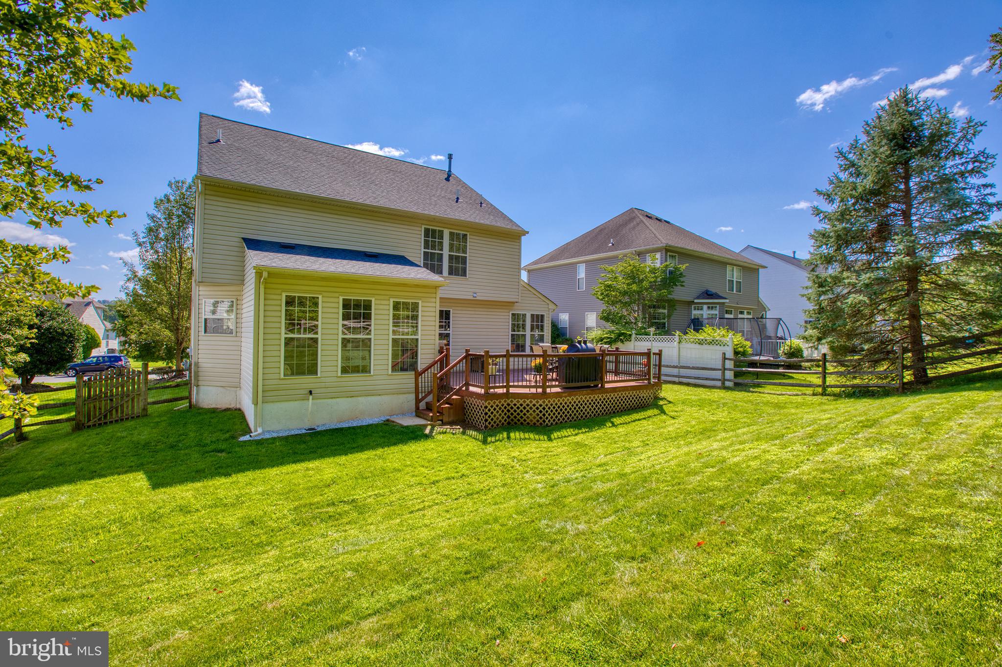 RIVERWOODS - Residential