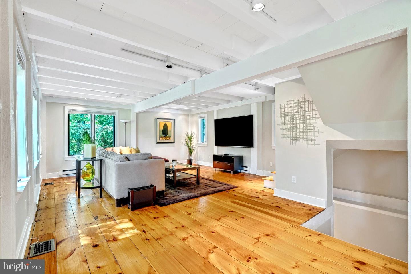 20 JUG HOLLOW ROAD