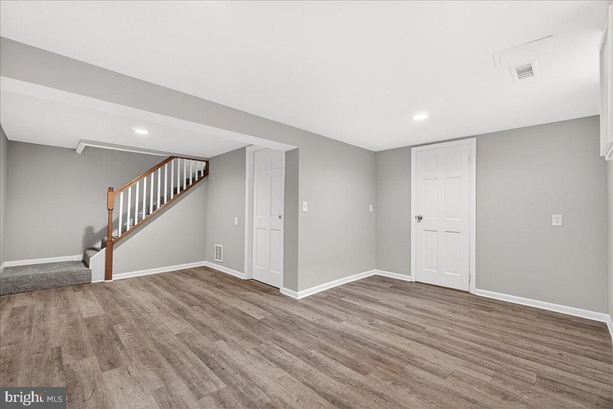 WOODSIDE SQUARE - Residential