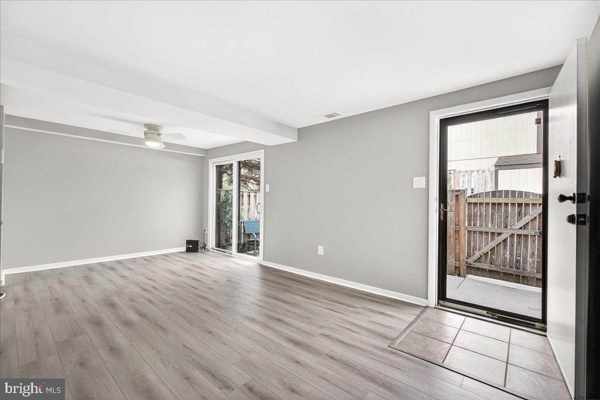 WOODSIDE SQUARE - Residential