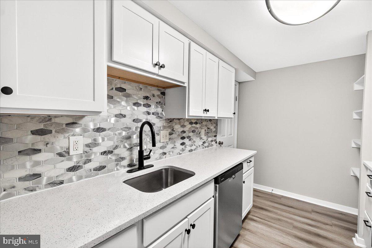 WOODSIDE SQUARE - Residential