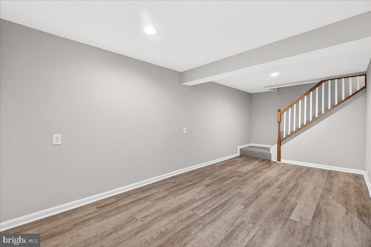 WOODSIDE SQUARE - Residential