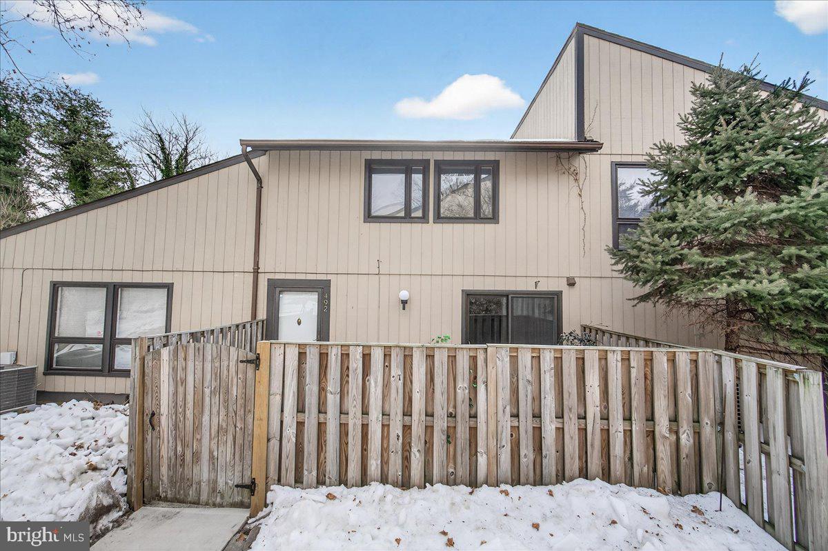 WOODSIDE SQUARE - Residential