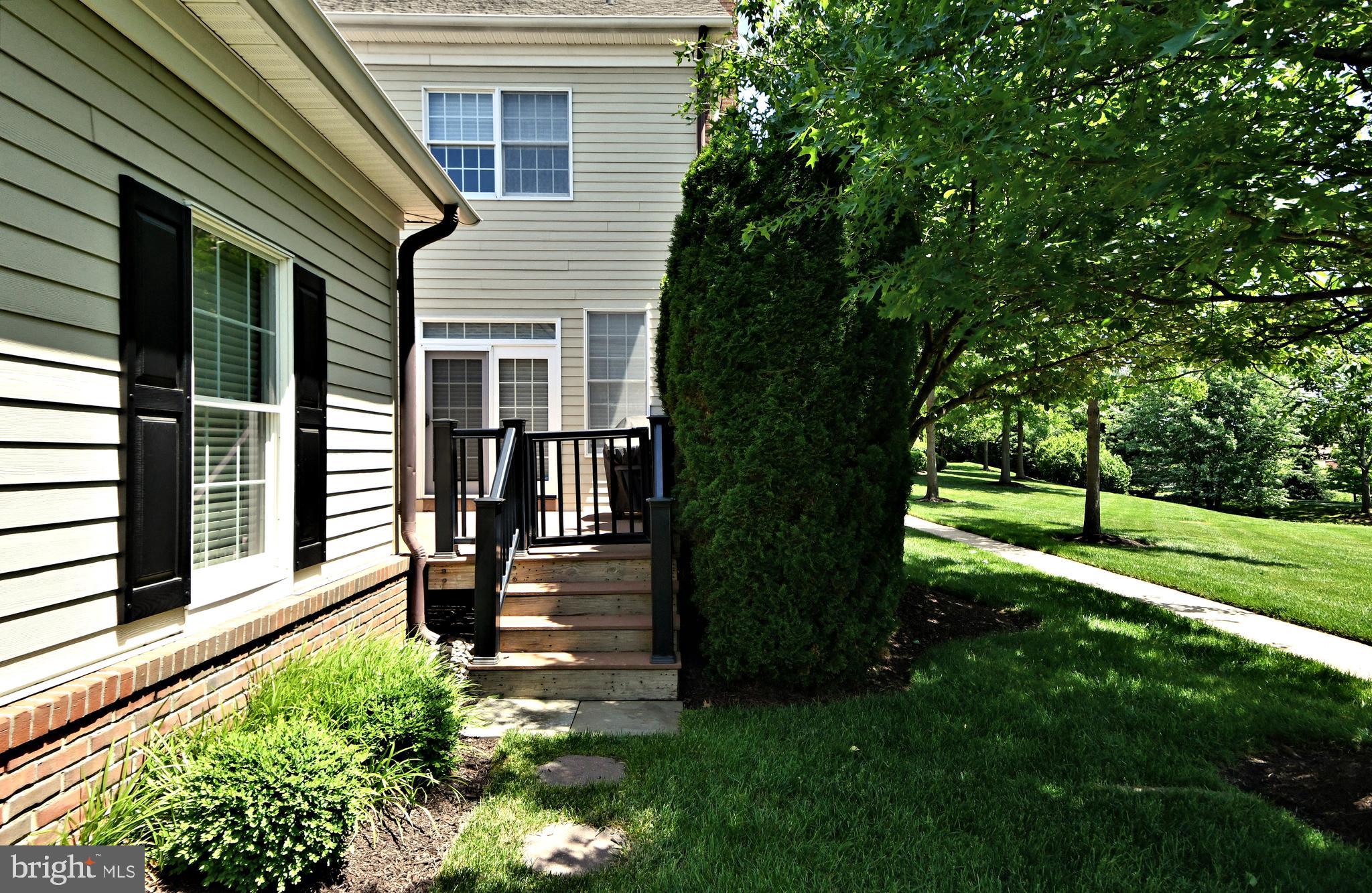 NEWTOWN WALK - Residential