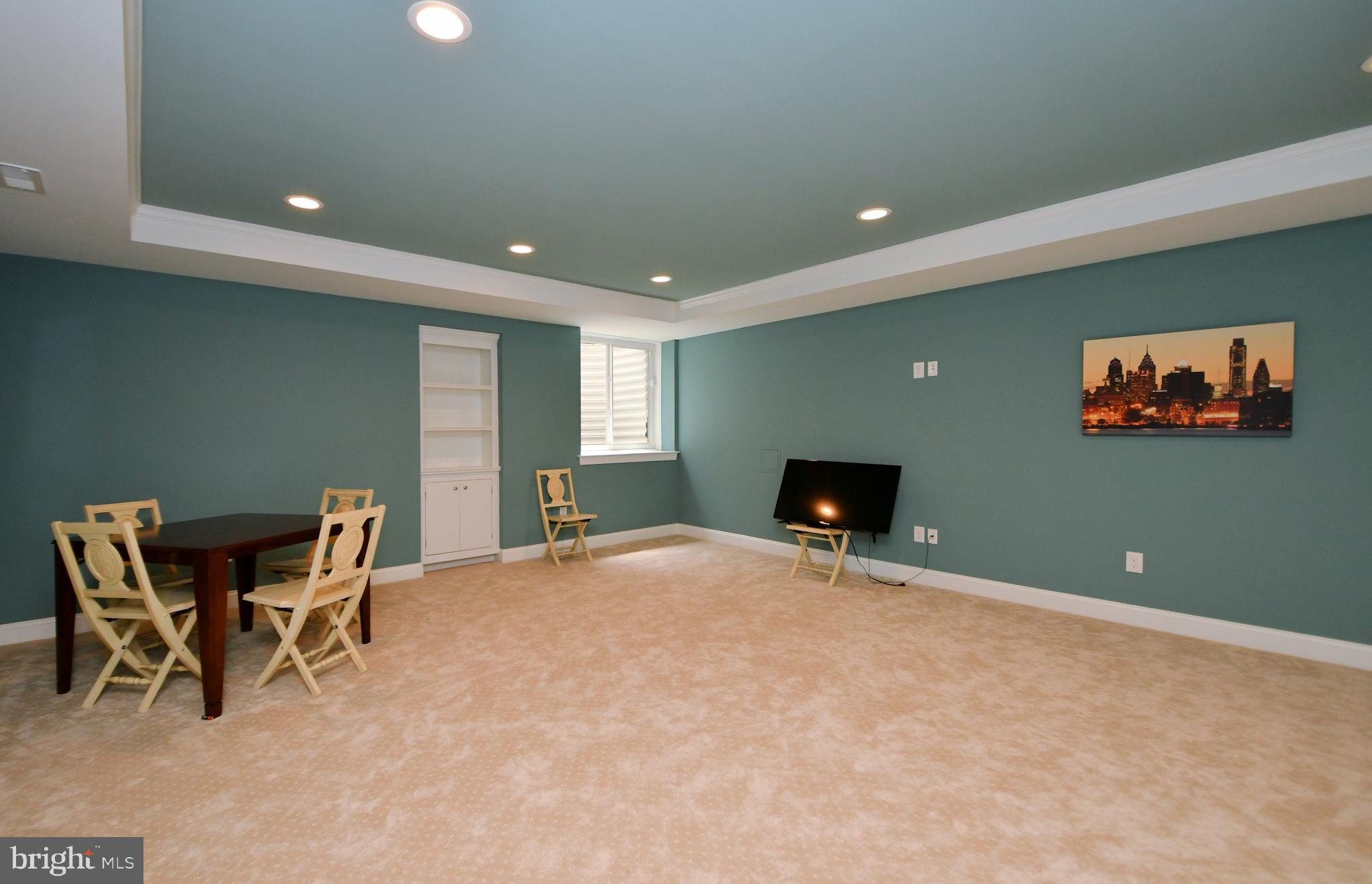 NEWTOWN WALK - Residential