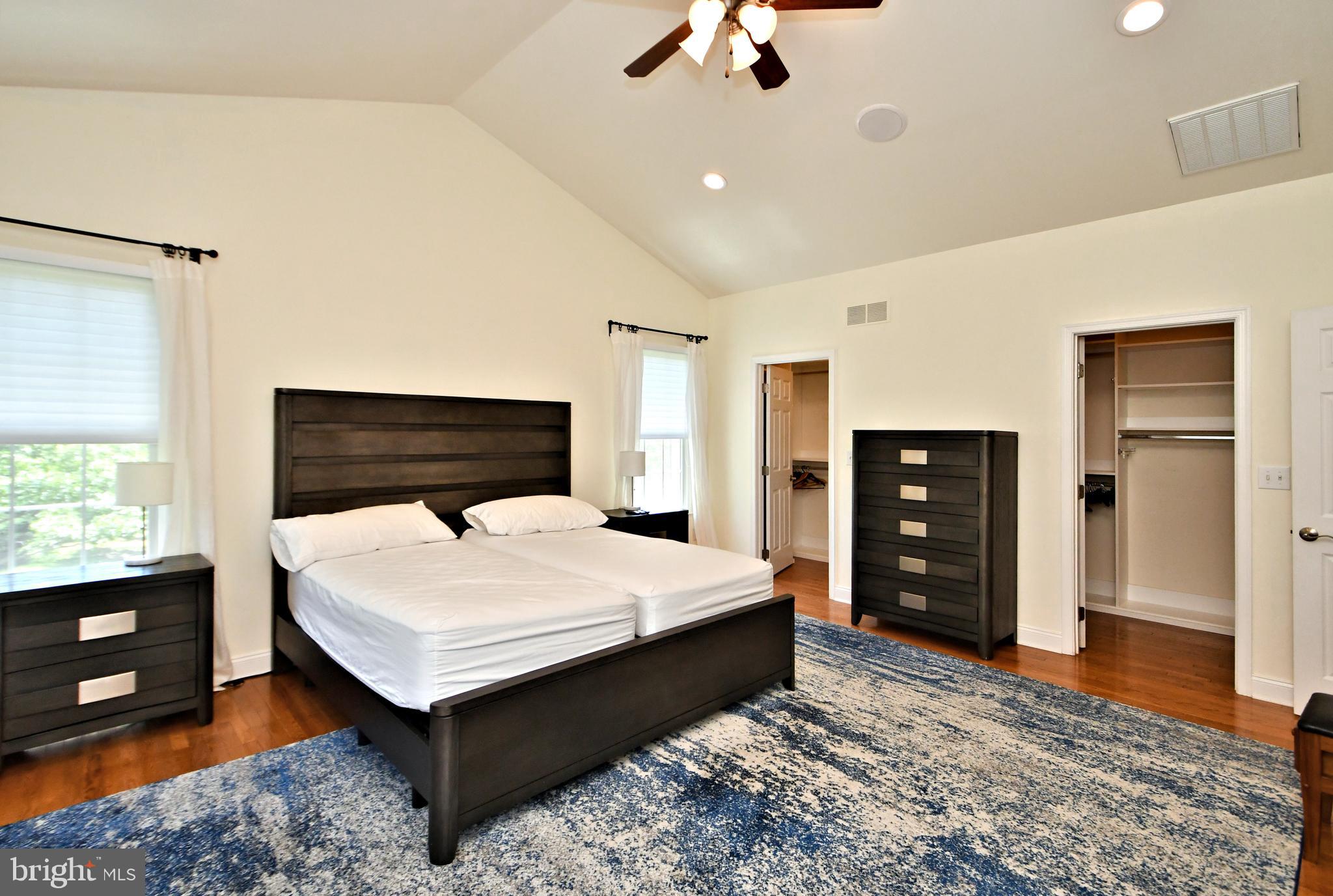 NEWTOWN WALK - Residential