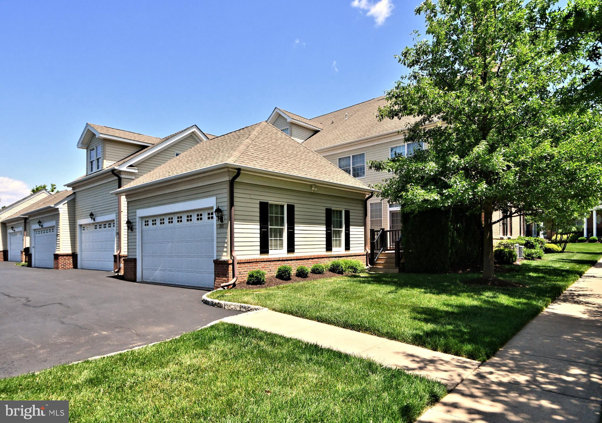 NEWTOWN WALK - Residential