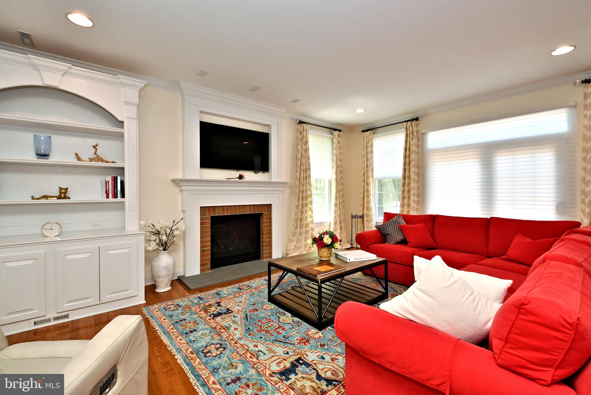 NEWTOWN WALK - Residential