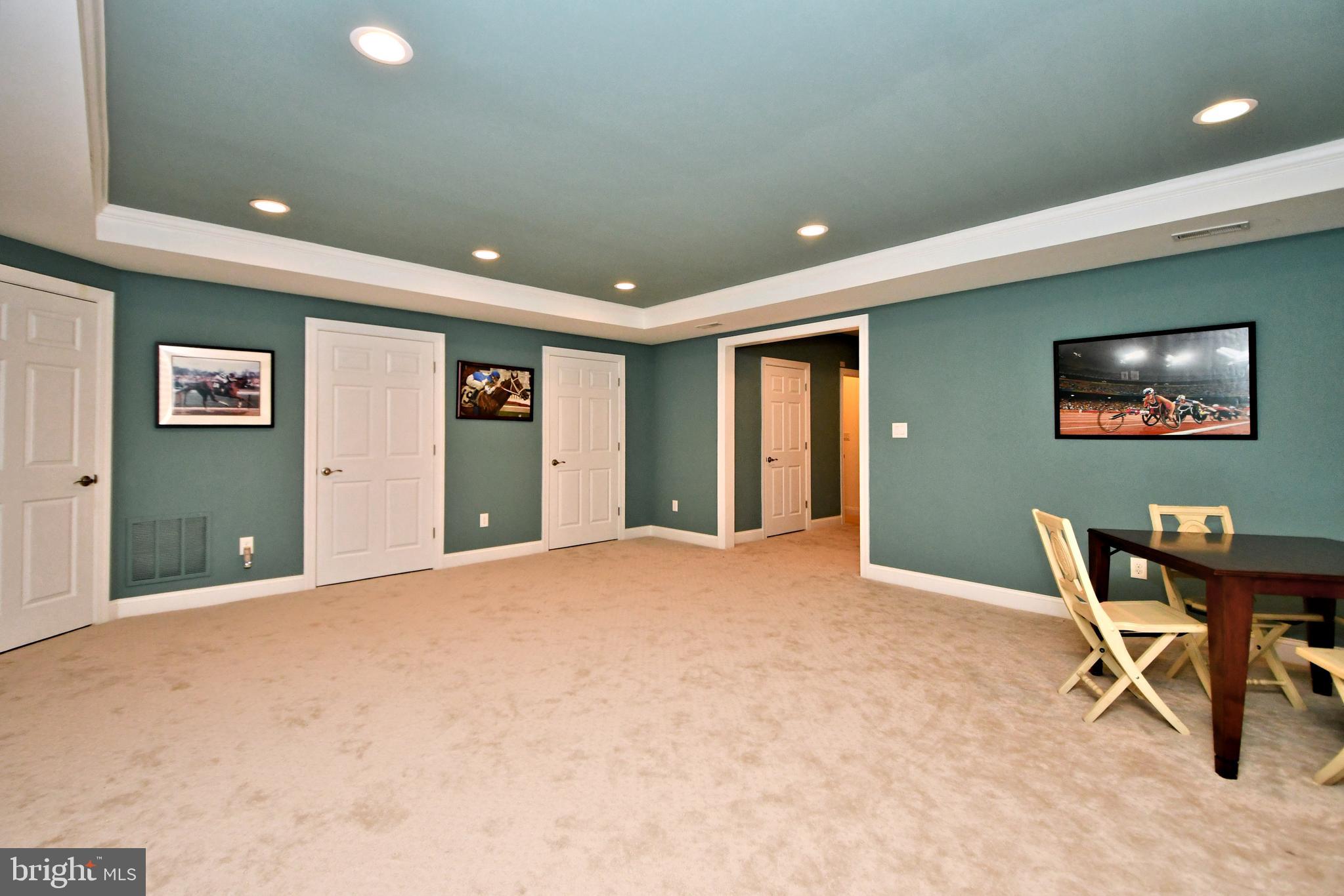 NEWTOWN WALK - Residential