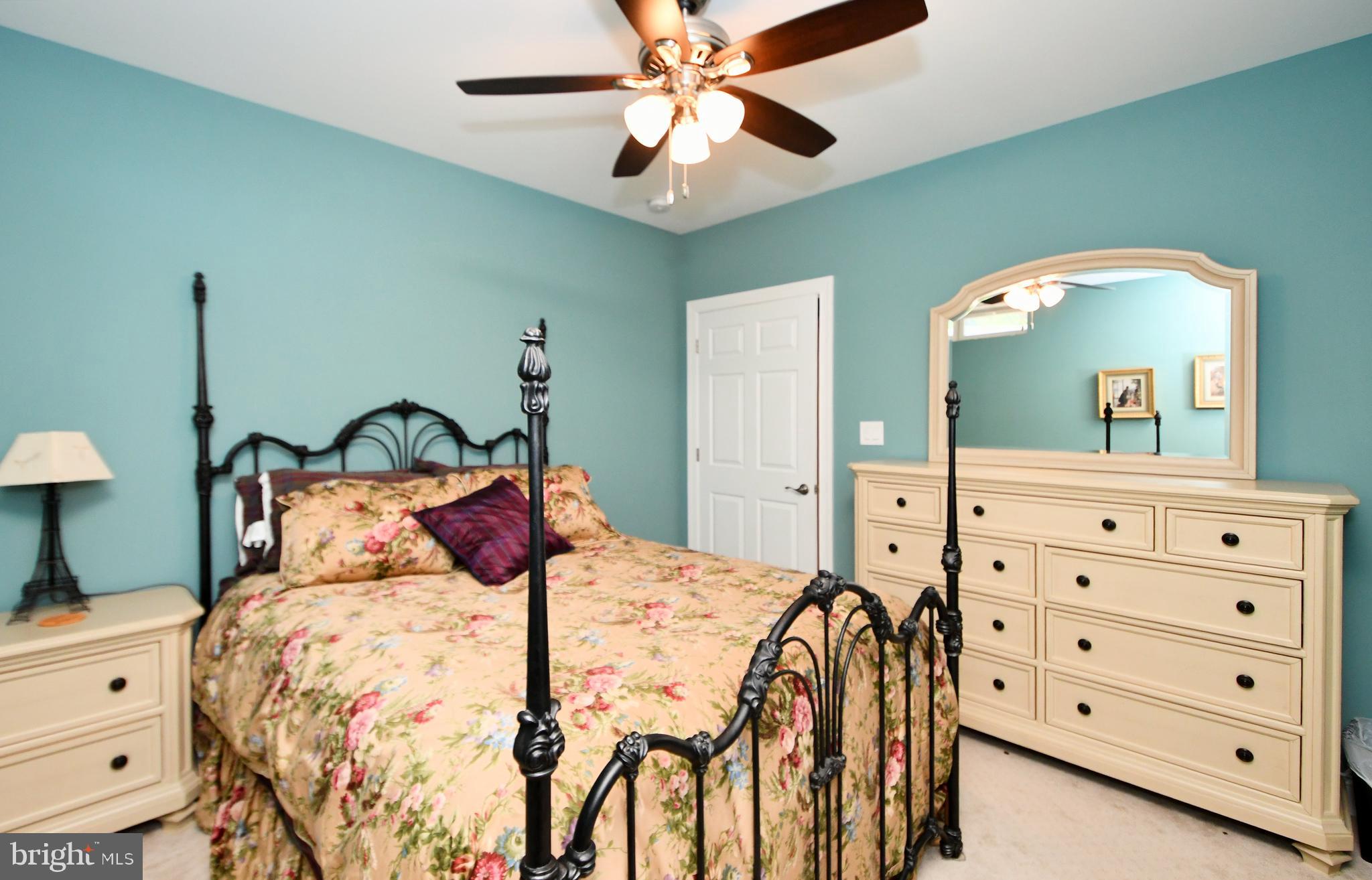 NEWTOWN WALK - Residential