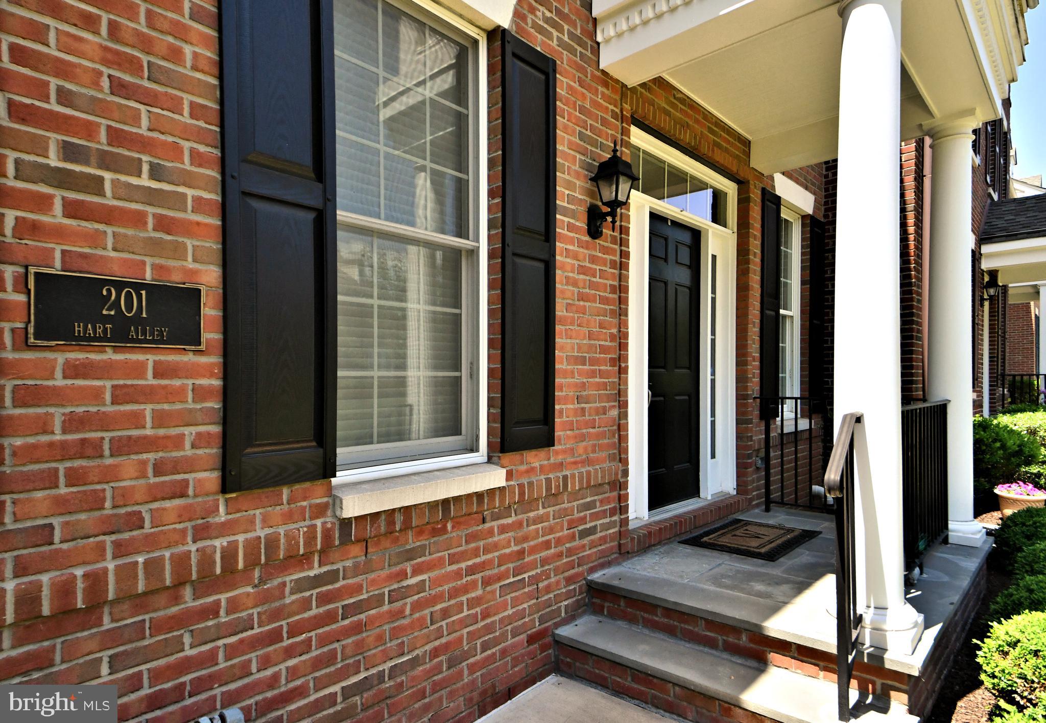 NEWTOWN WALK - Residential