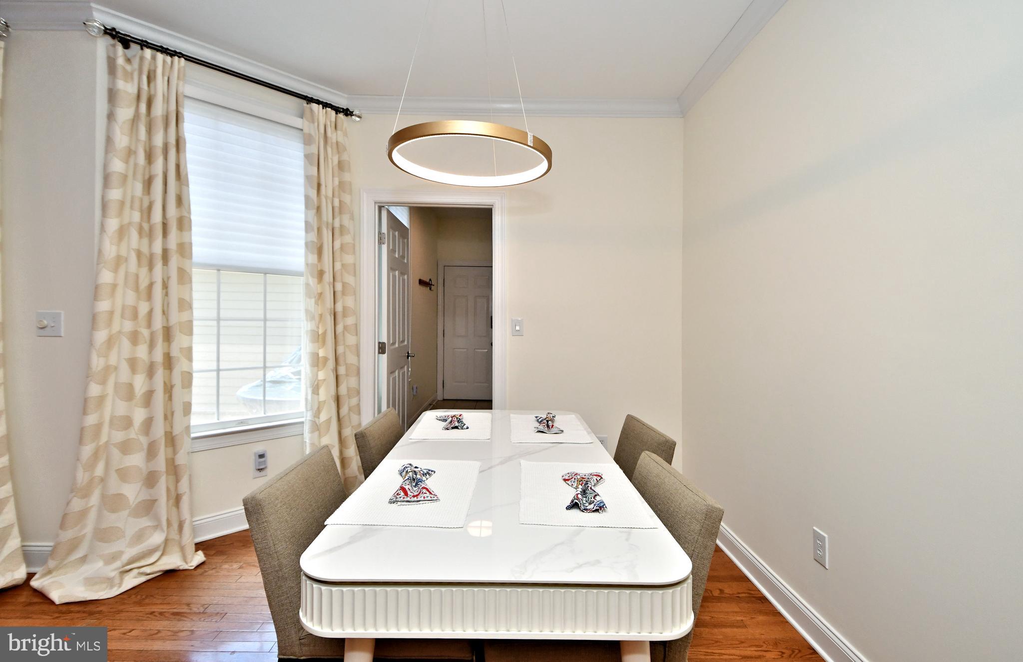 NEWTOWN WALK - Residential