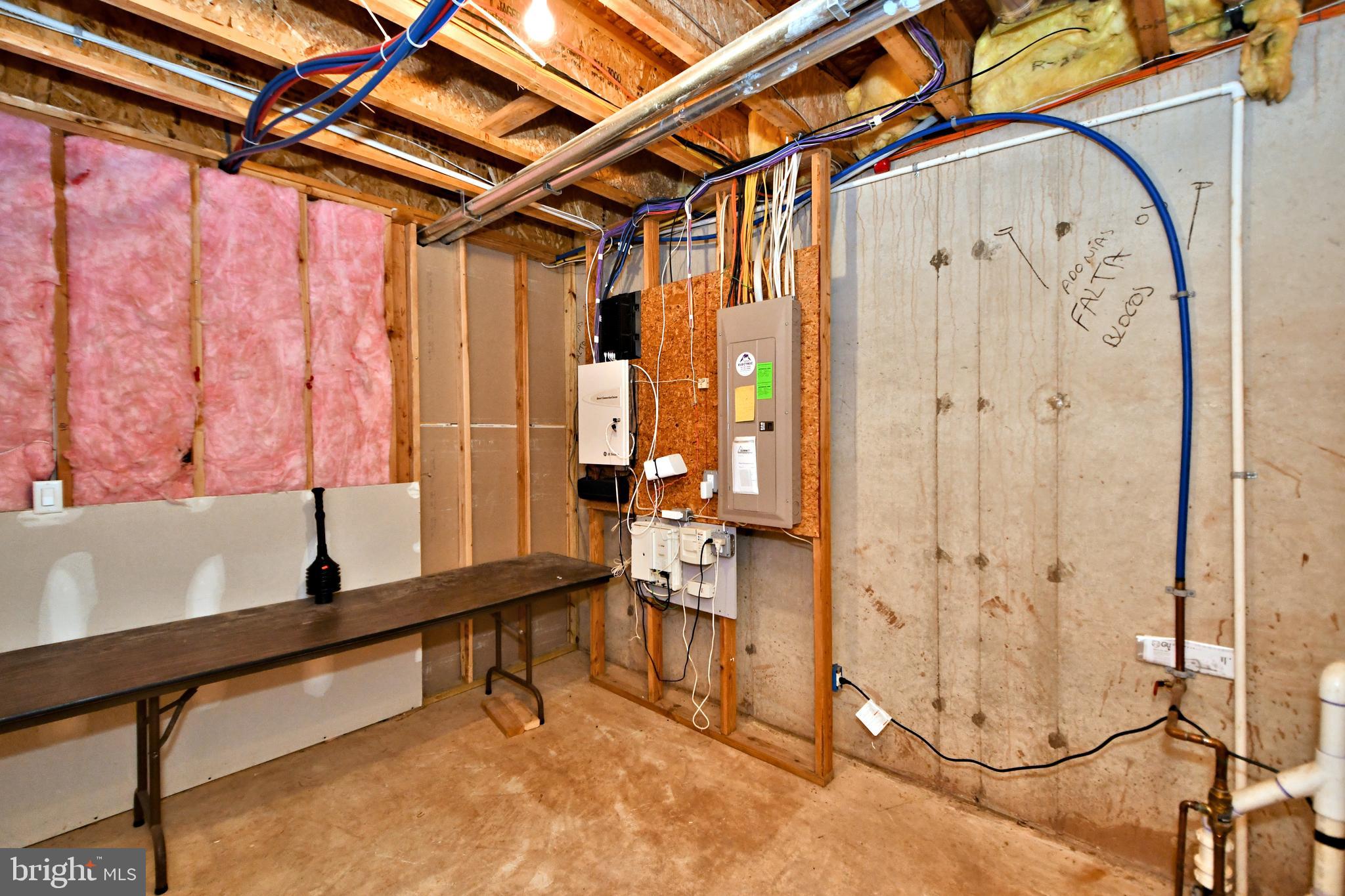 NEWTOWN WALK - Residential