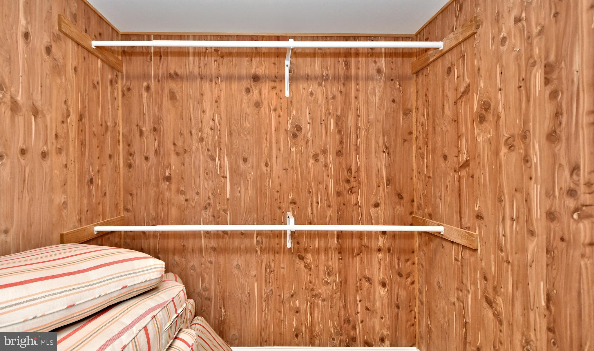 NEWTOWN WALK - Residential