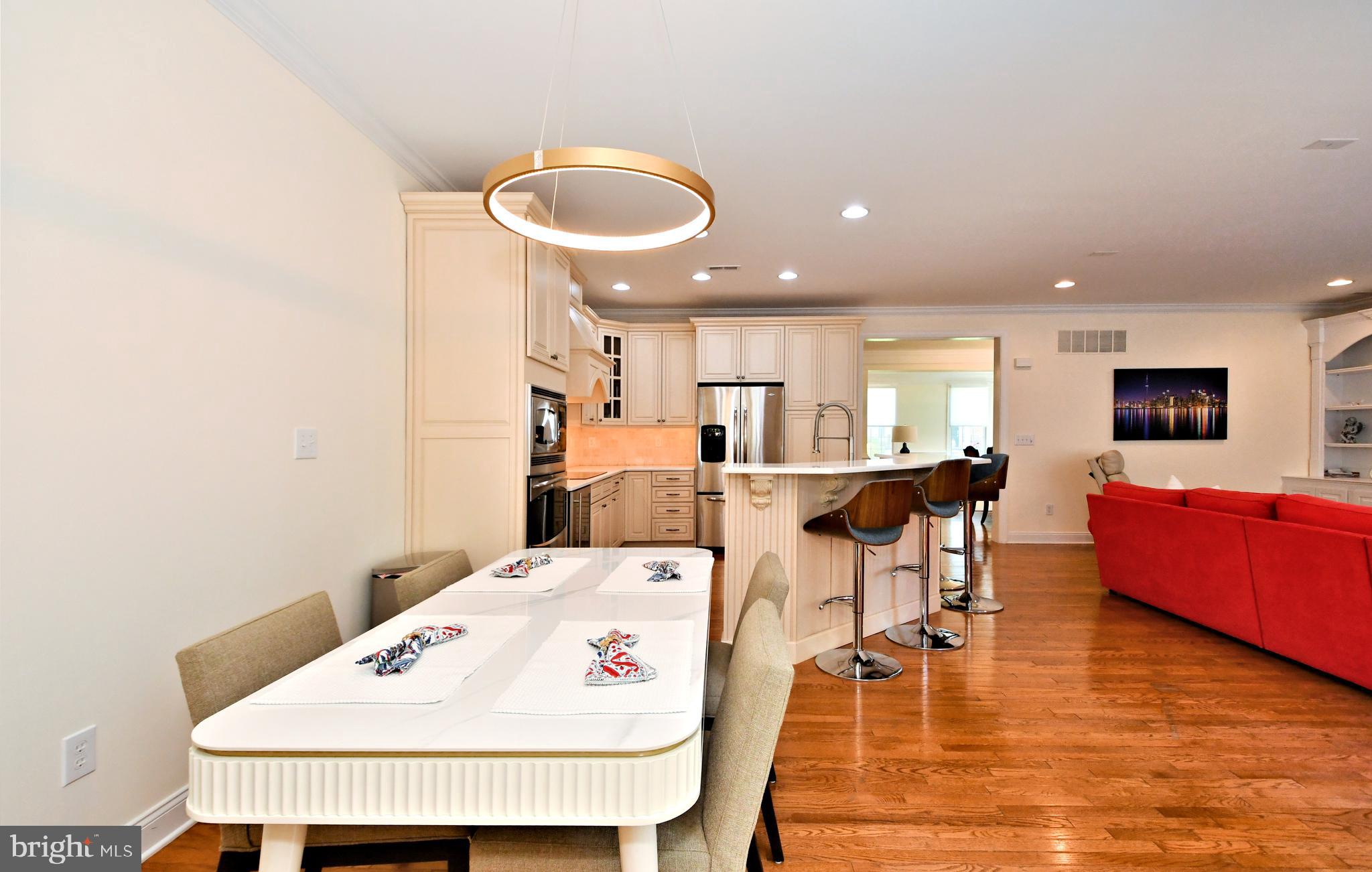 NEWTOWN WALK - Residential