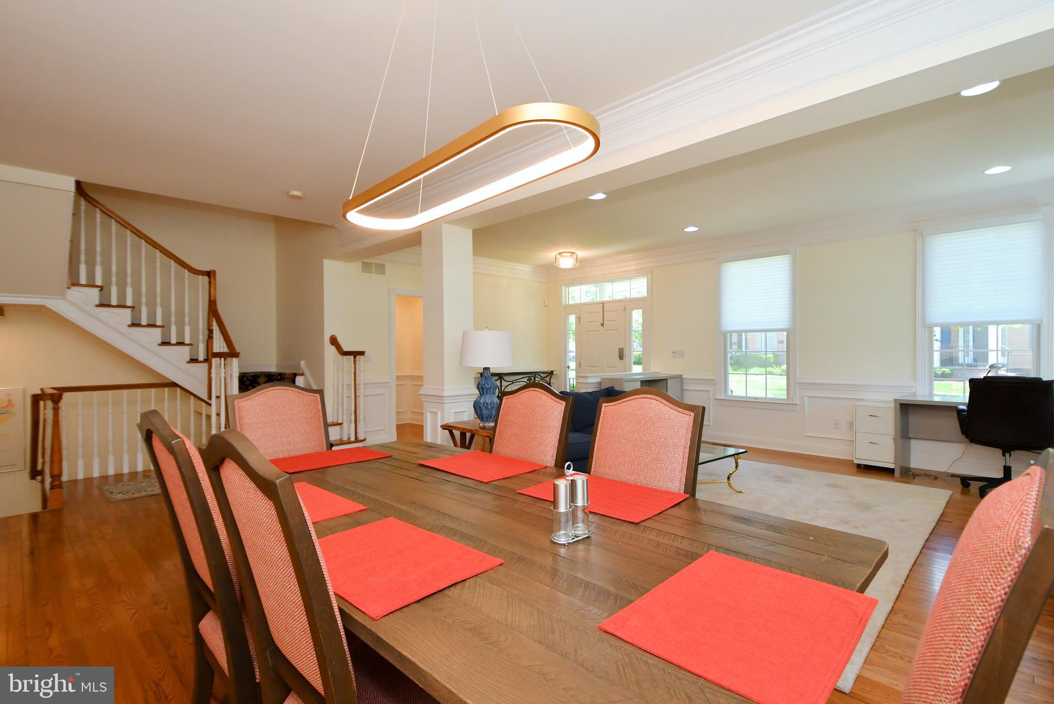 NEWTOWN WALK - Residential