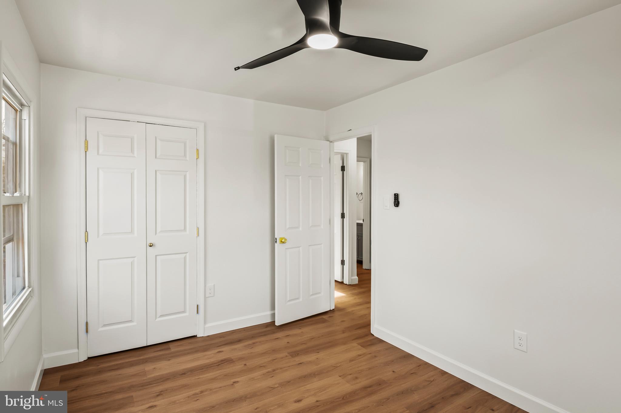 FOUR SEASONS - Residential