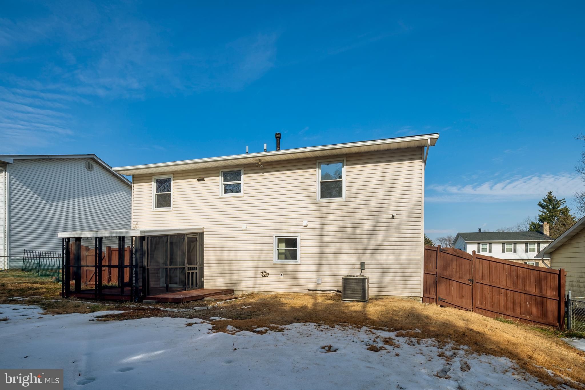 FOUR SEASONS - Residential