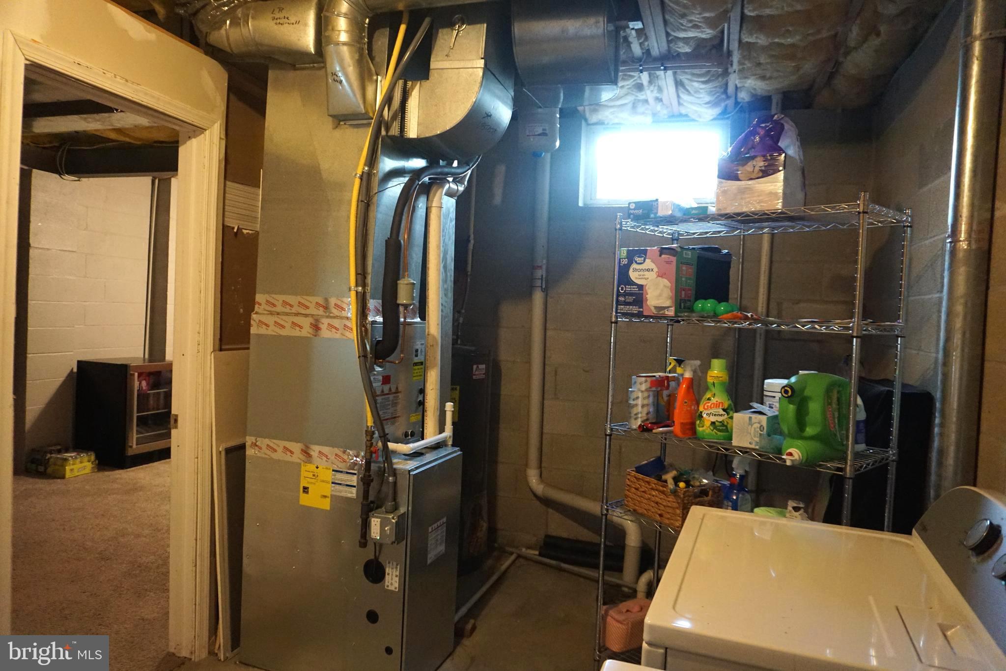 COLONIAL HILLS - Residential