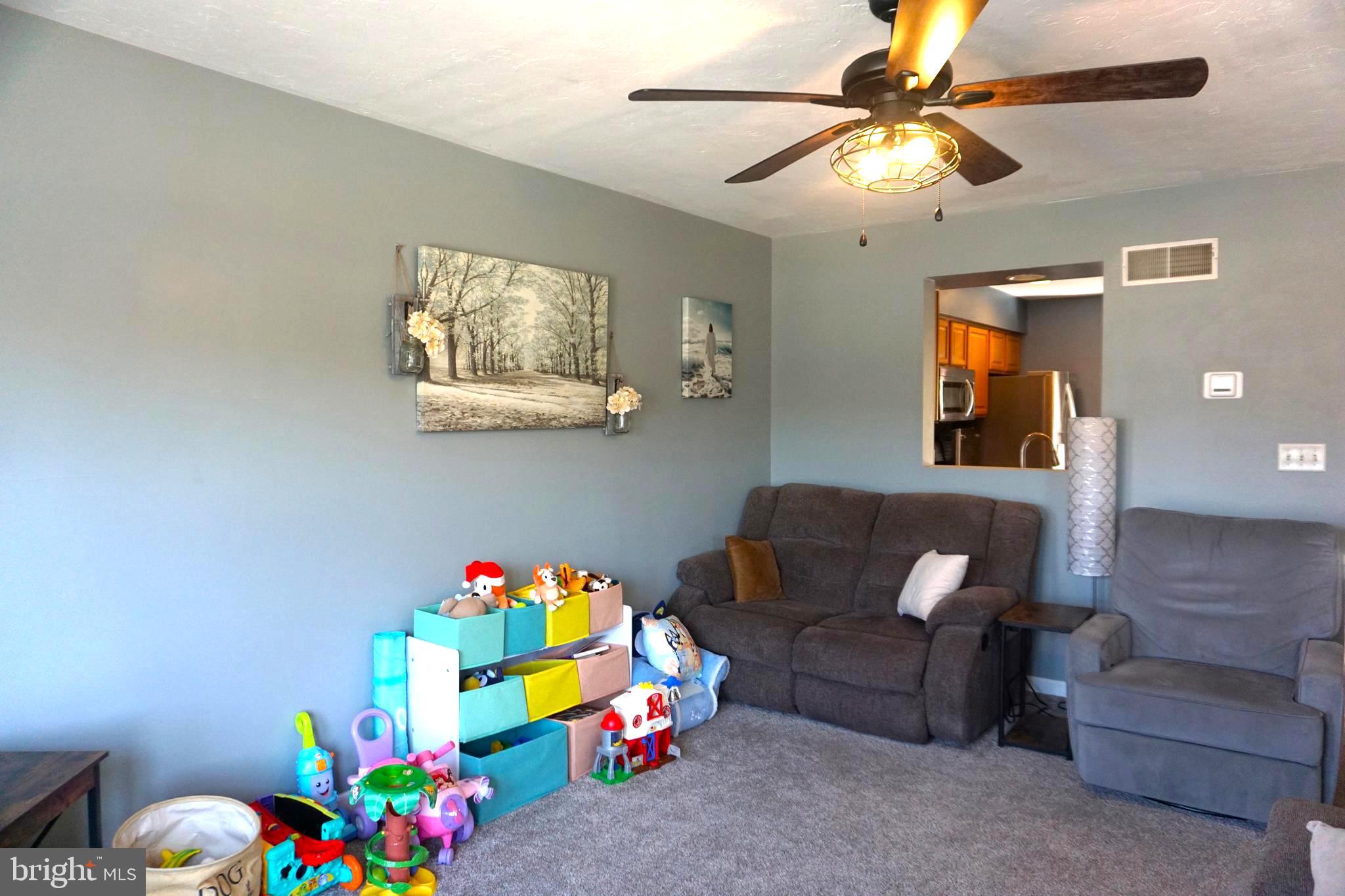 COLONIAL HILLS - Residential