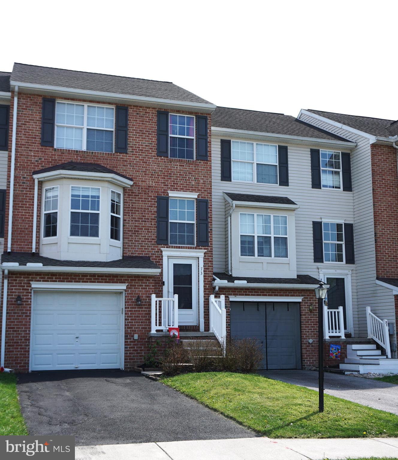 COLONIAL HILLS - Residential