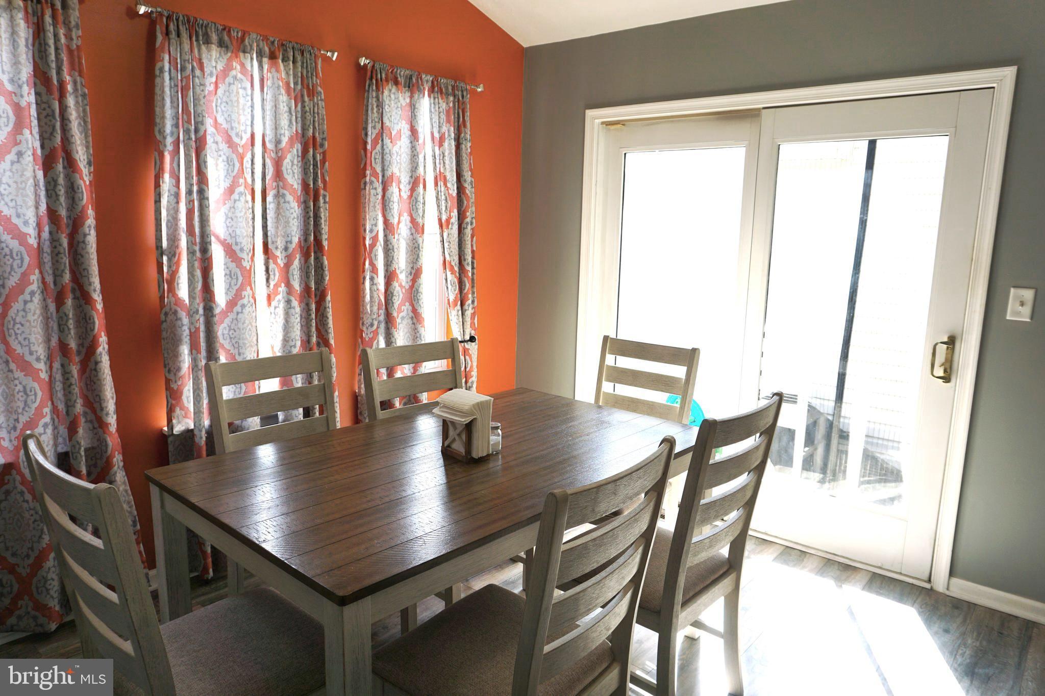 COLONIAL HILLS - Residential