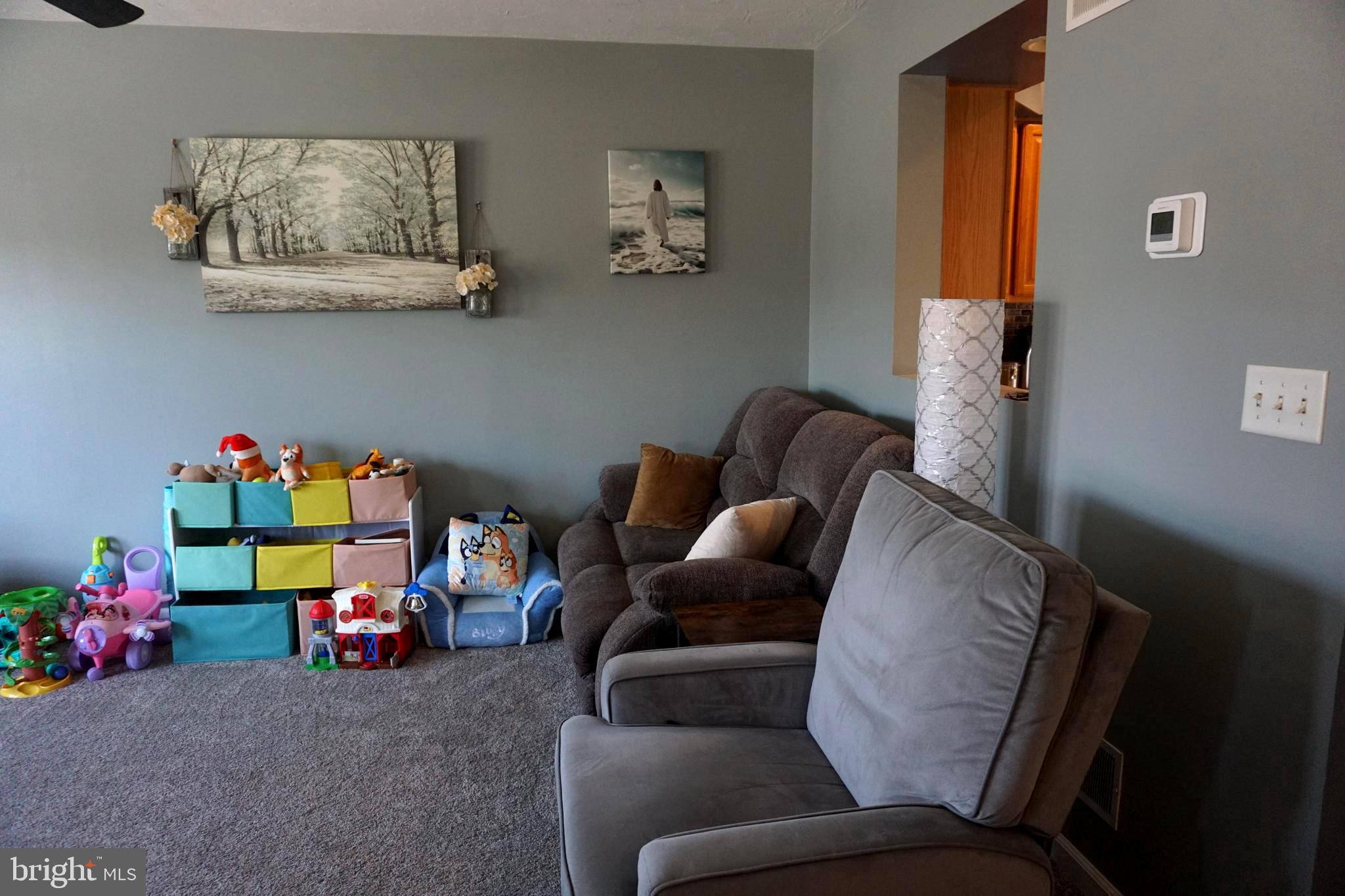 COLONIAL HILLS - Residential