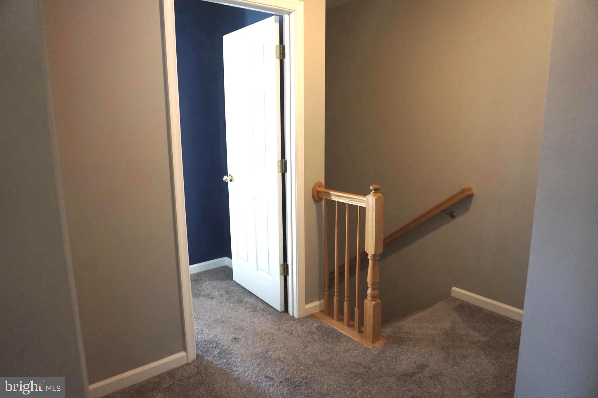 COLONIAL HILLS - Residential