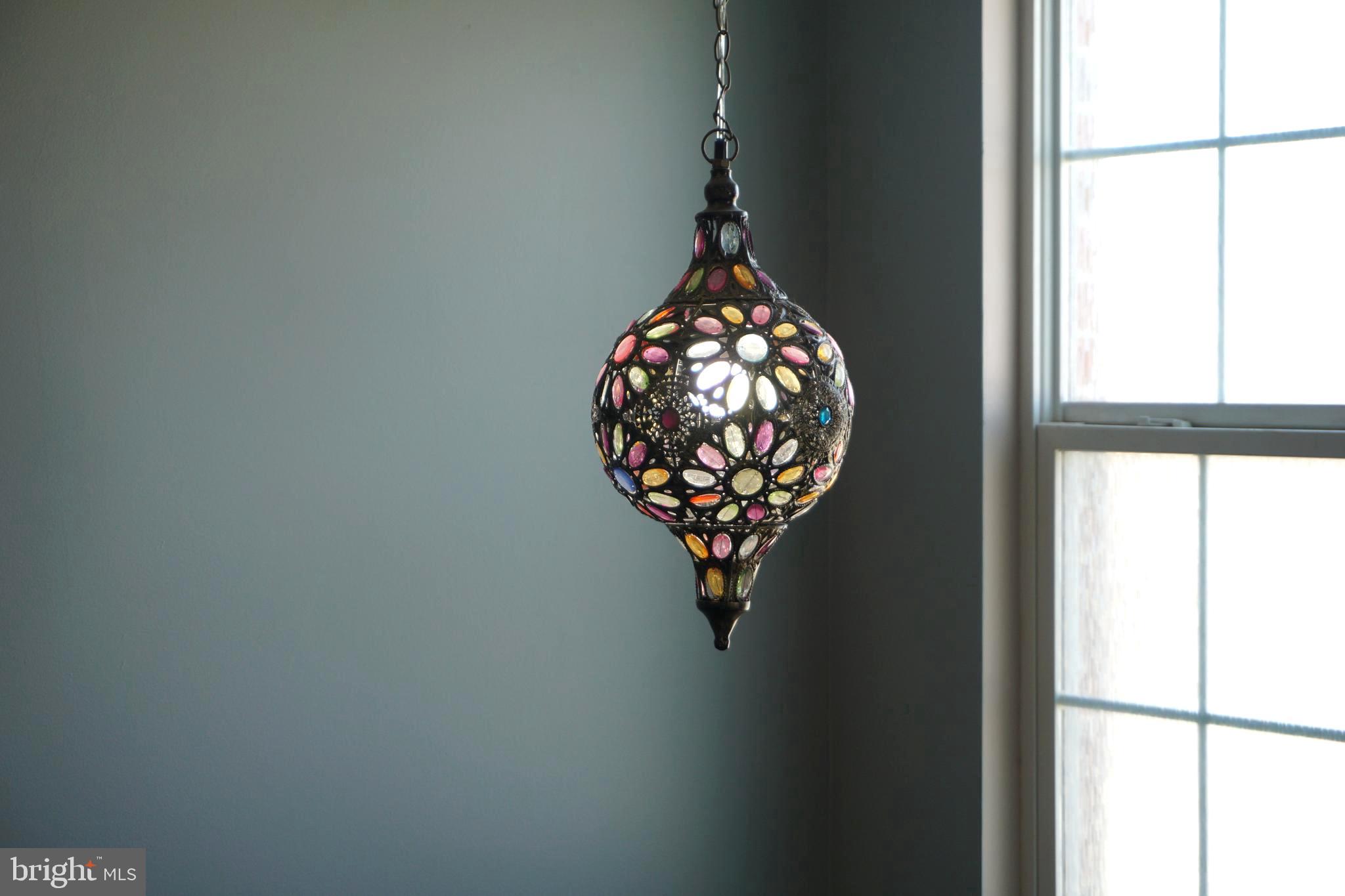 COLONIAL HILLS - Residential