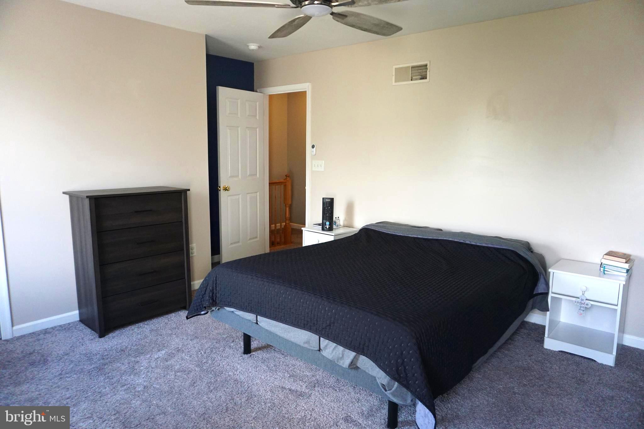 COLONIAL HILLS - Residential