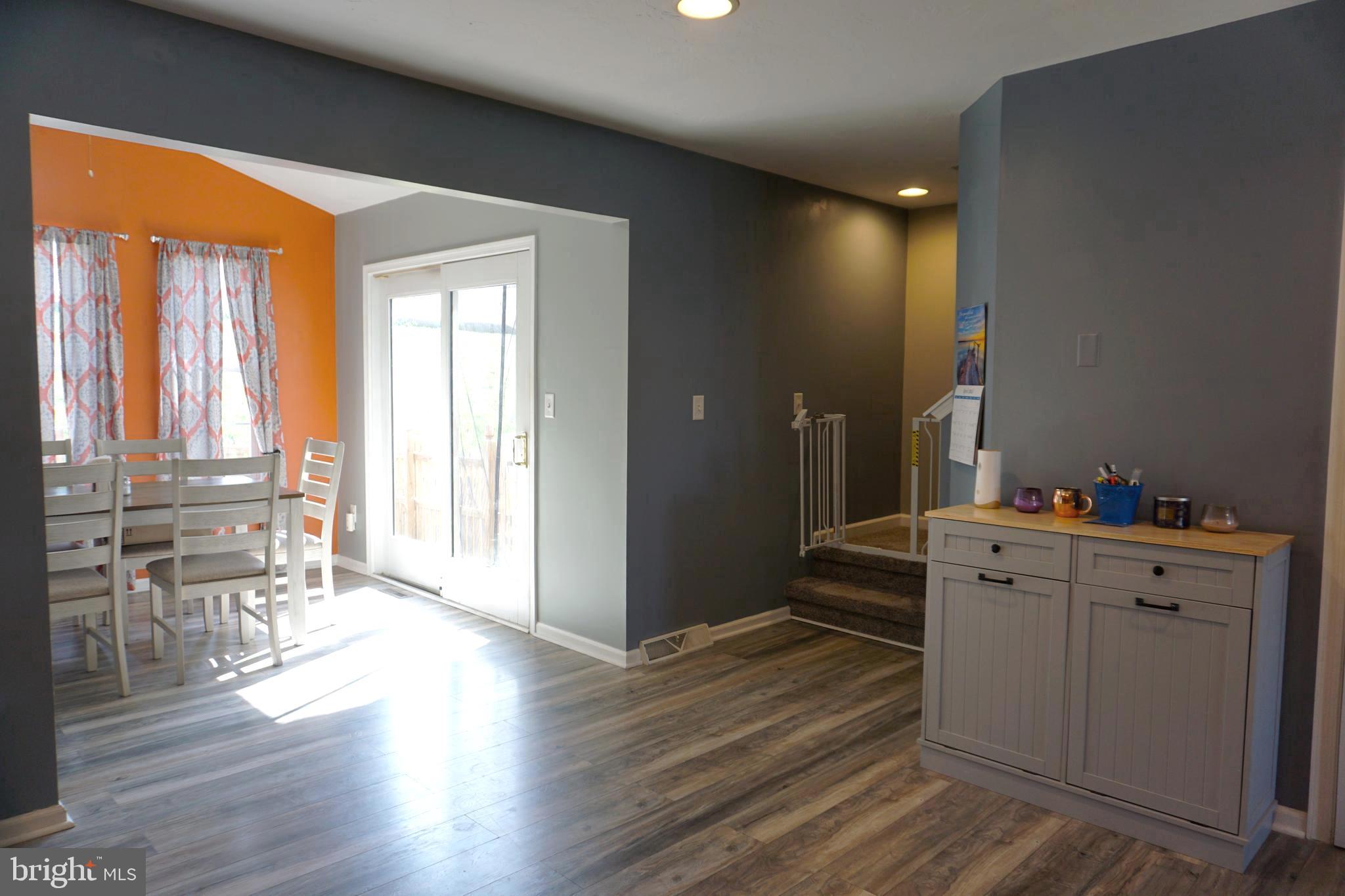 COLONIAL HILLS - Residential