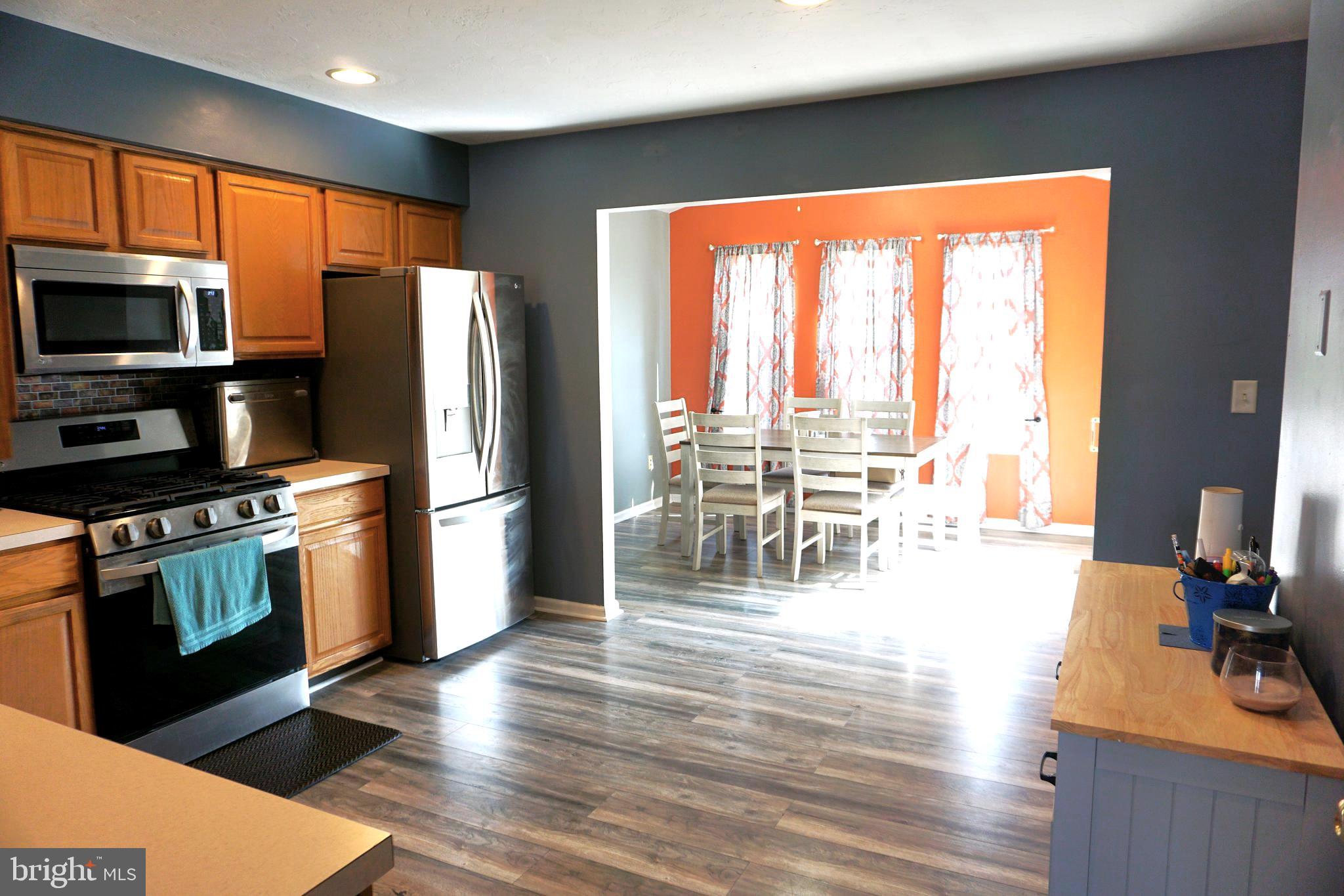 COLONIAL HILLS - Residential