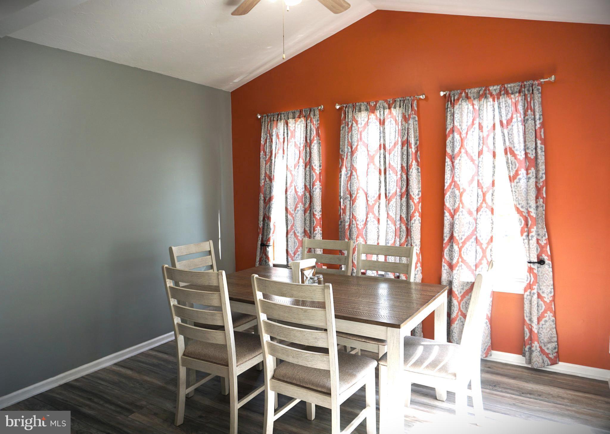 COLONIAL HILLS - Residential