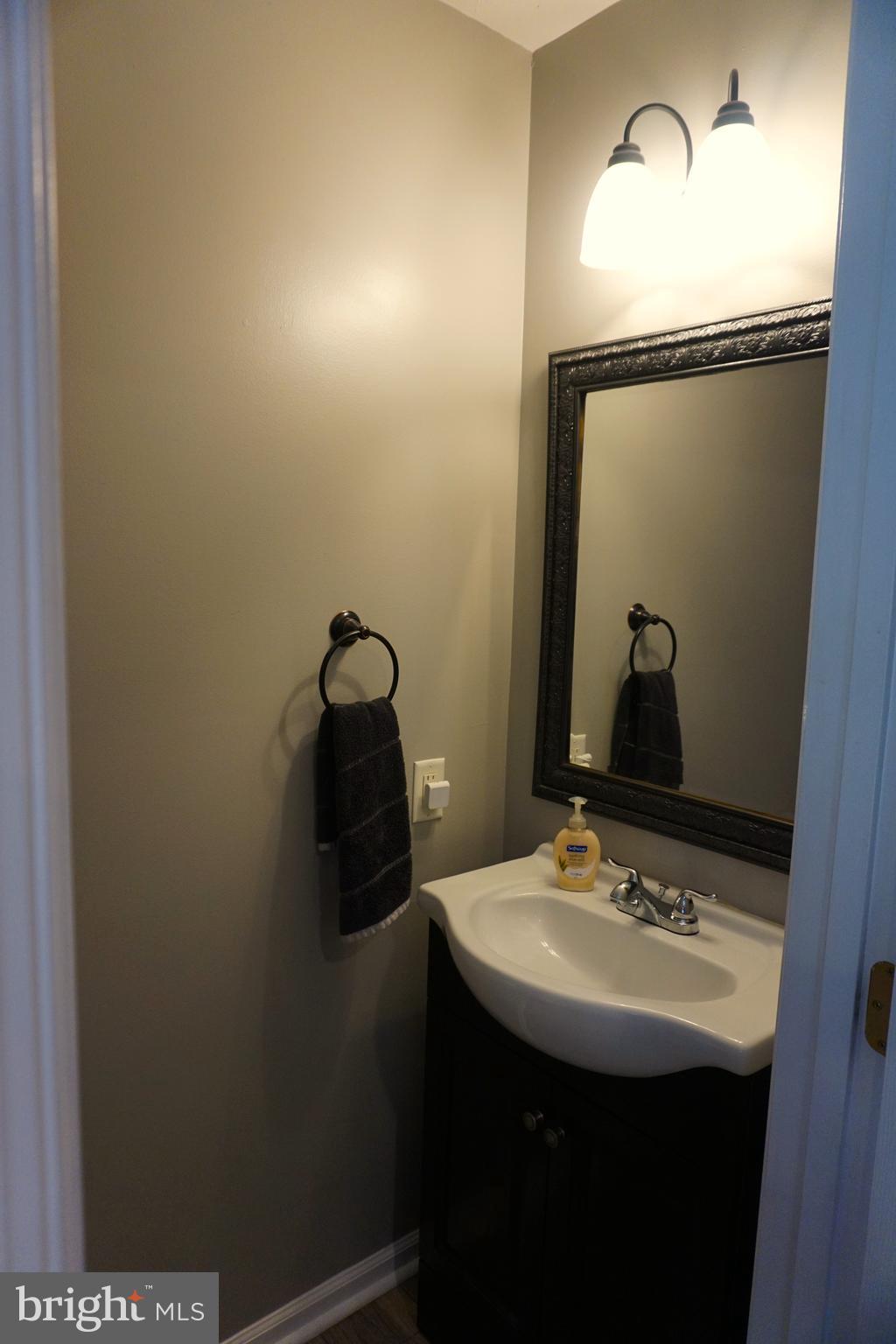 COLONIAL HILLS - Residential