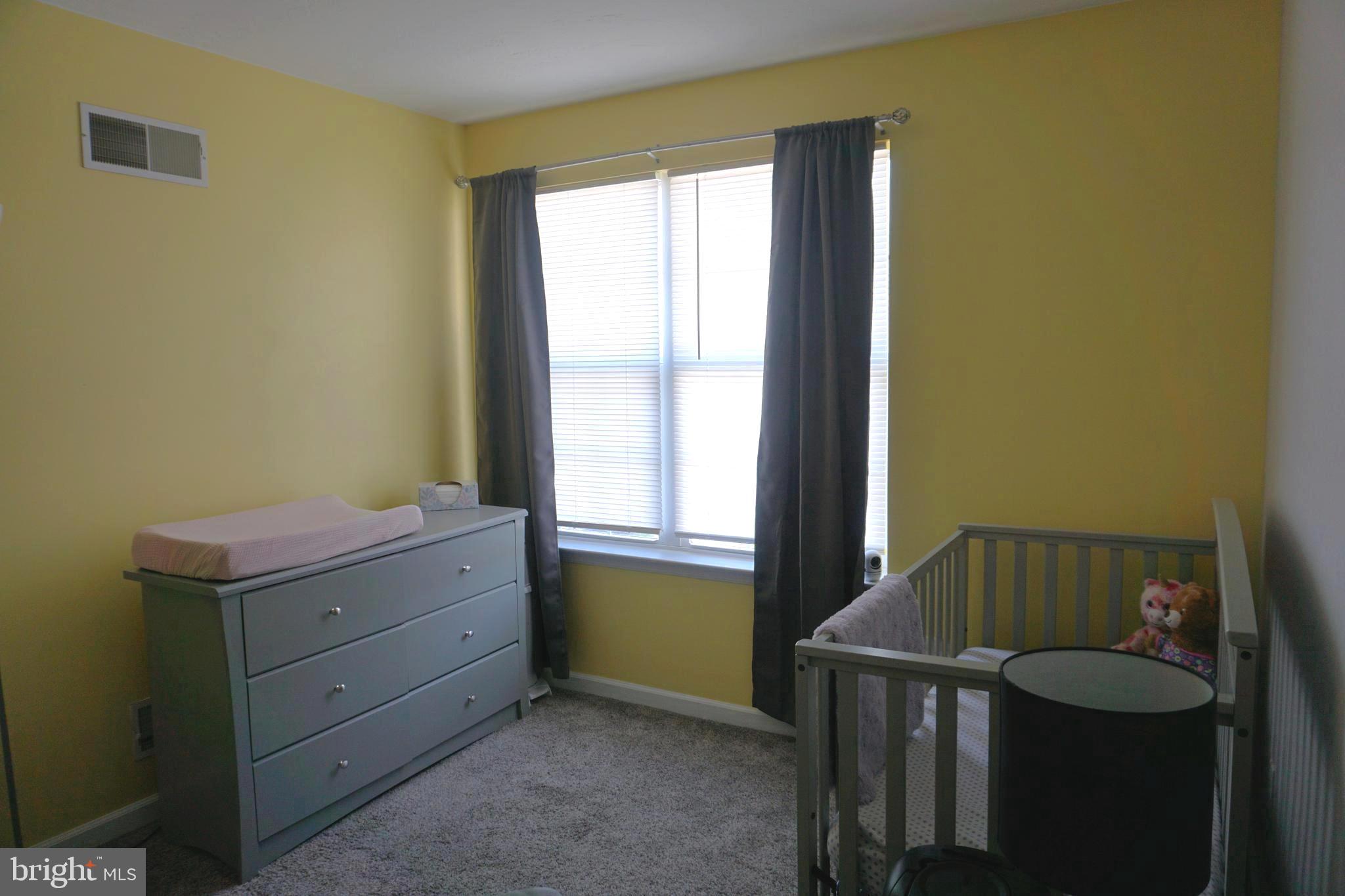 COLONIAL HILLS - Residential