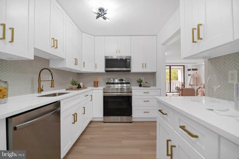 Photo of 6101 Edsall Road #602, ALEXANDRIA, VA 22304 (MLS # VAAX2067322)