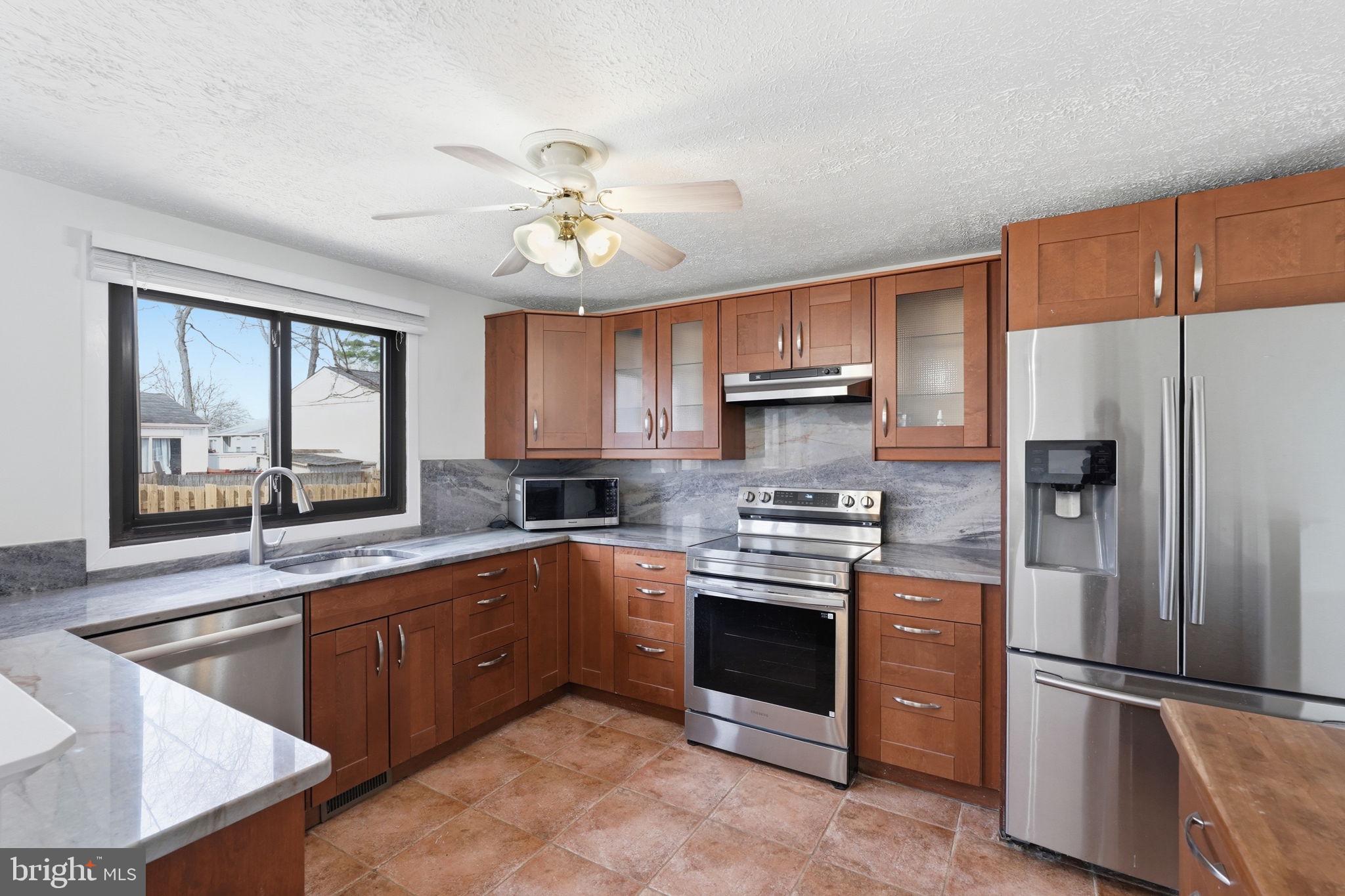 RESTON - Residential