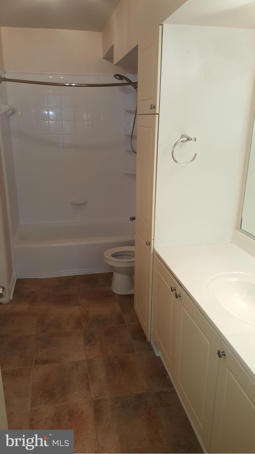 GATES OF FAIR LAKES - Residential Lease