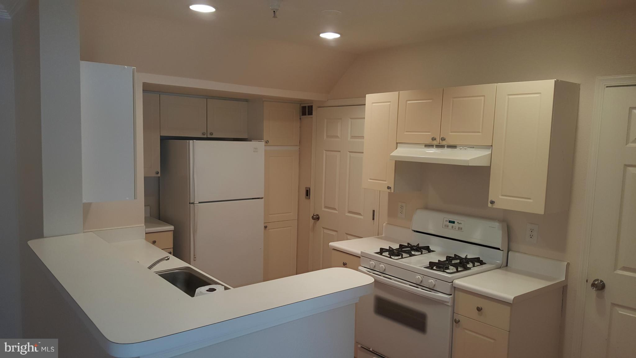 GATES OF FAIR LAKES - Residential Lease