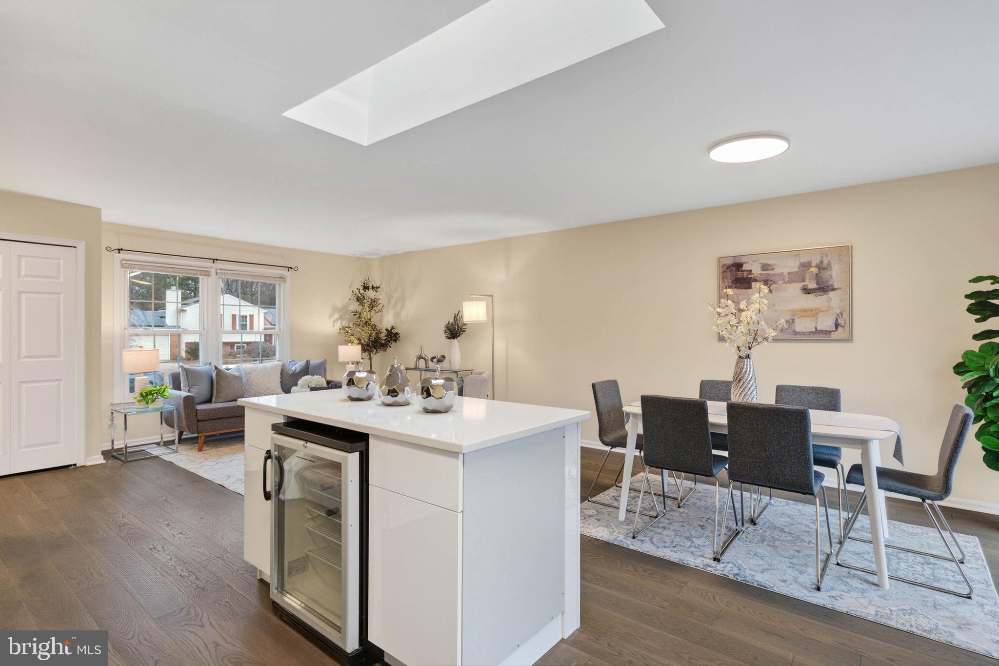 KINGSTON CHASE - Residential