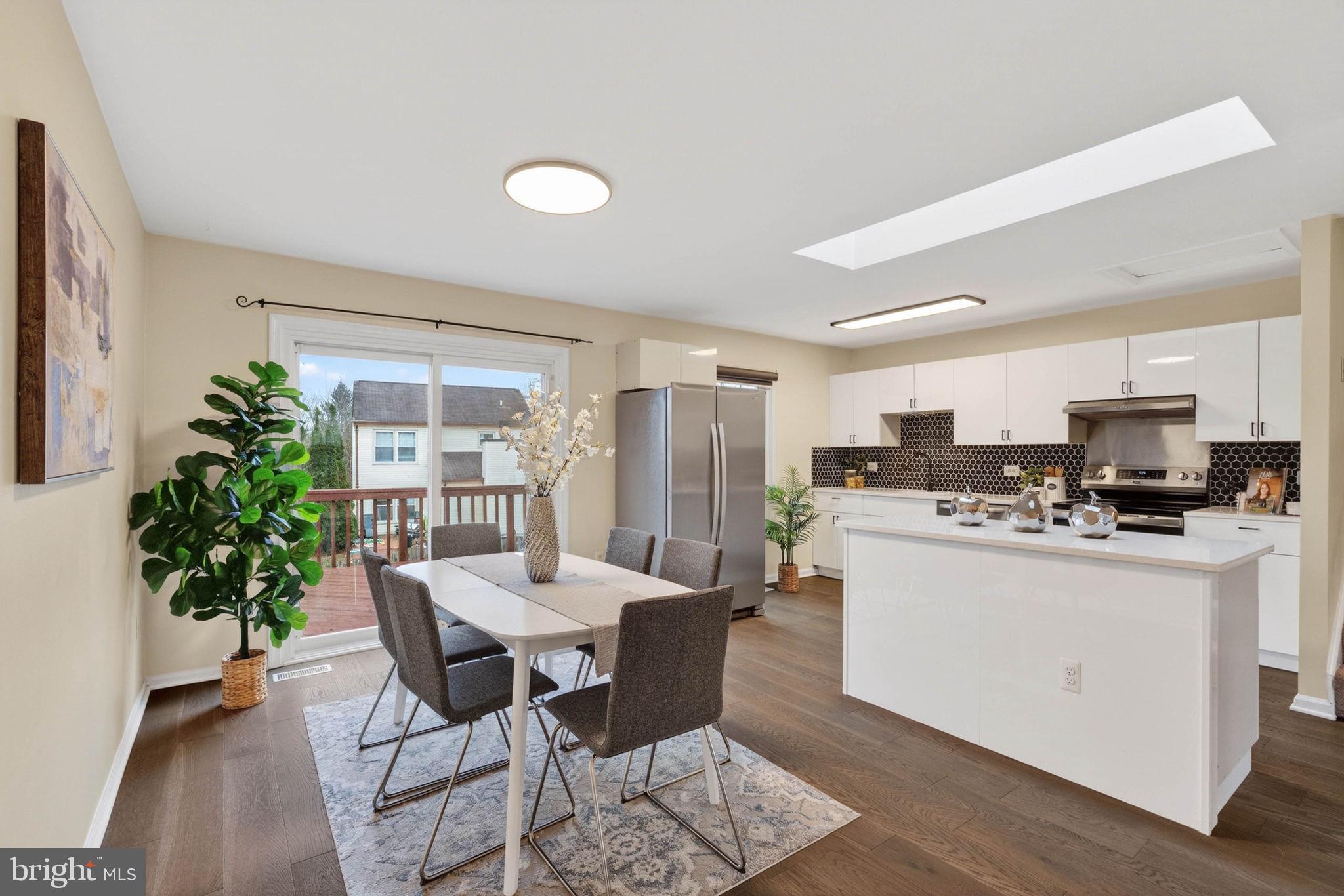 KINGSTON CHASE - Residential