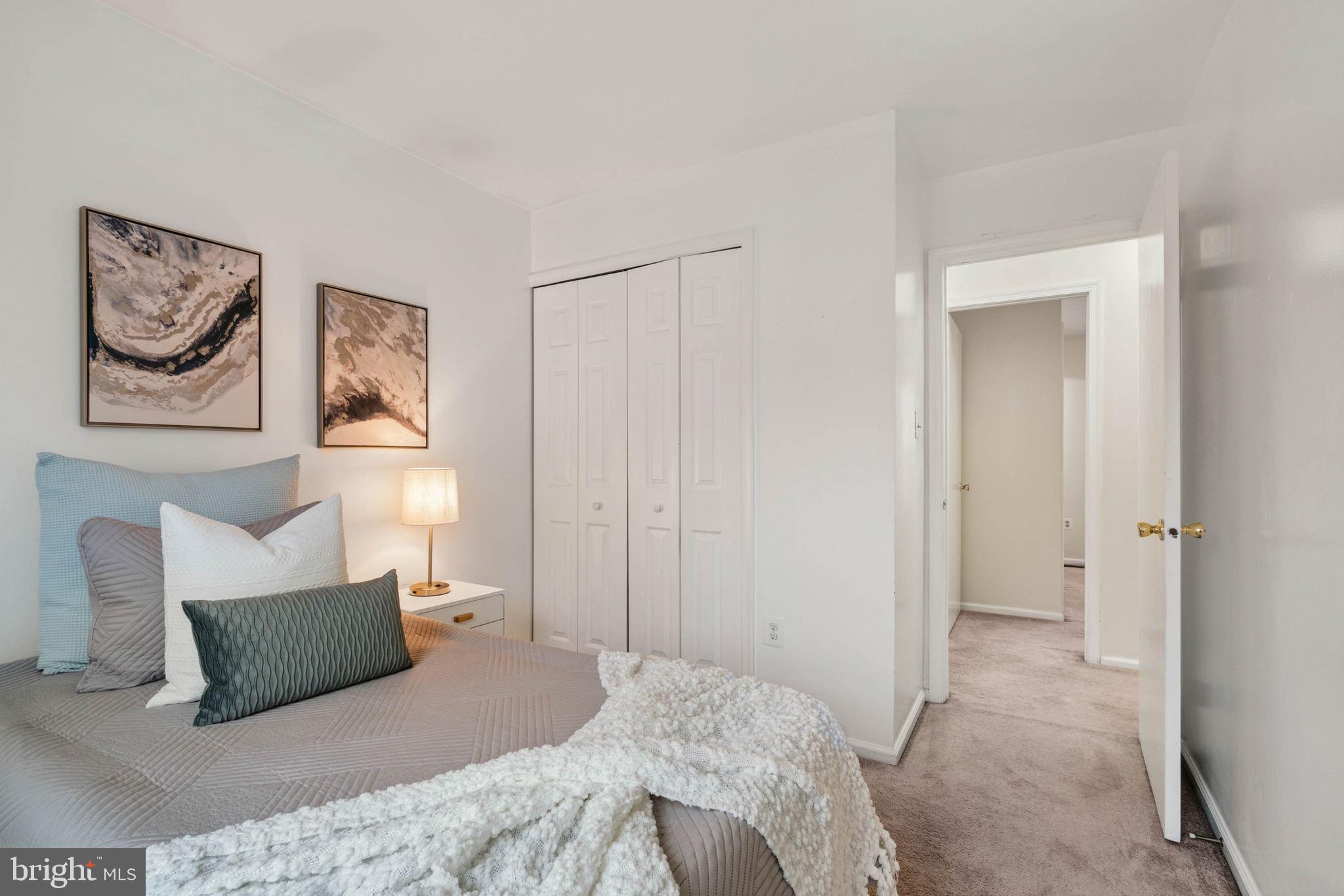 KINGSTON CHASE - Residential