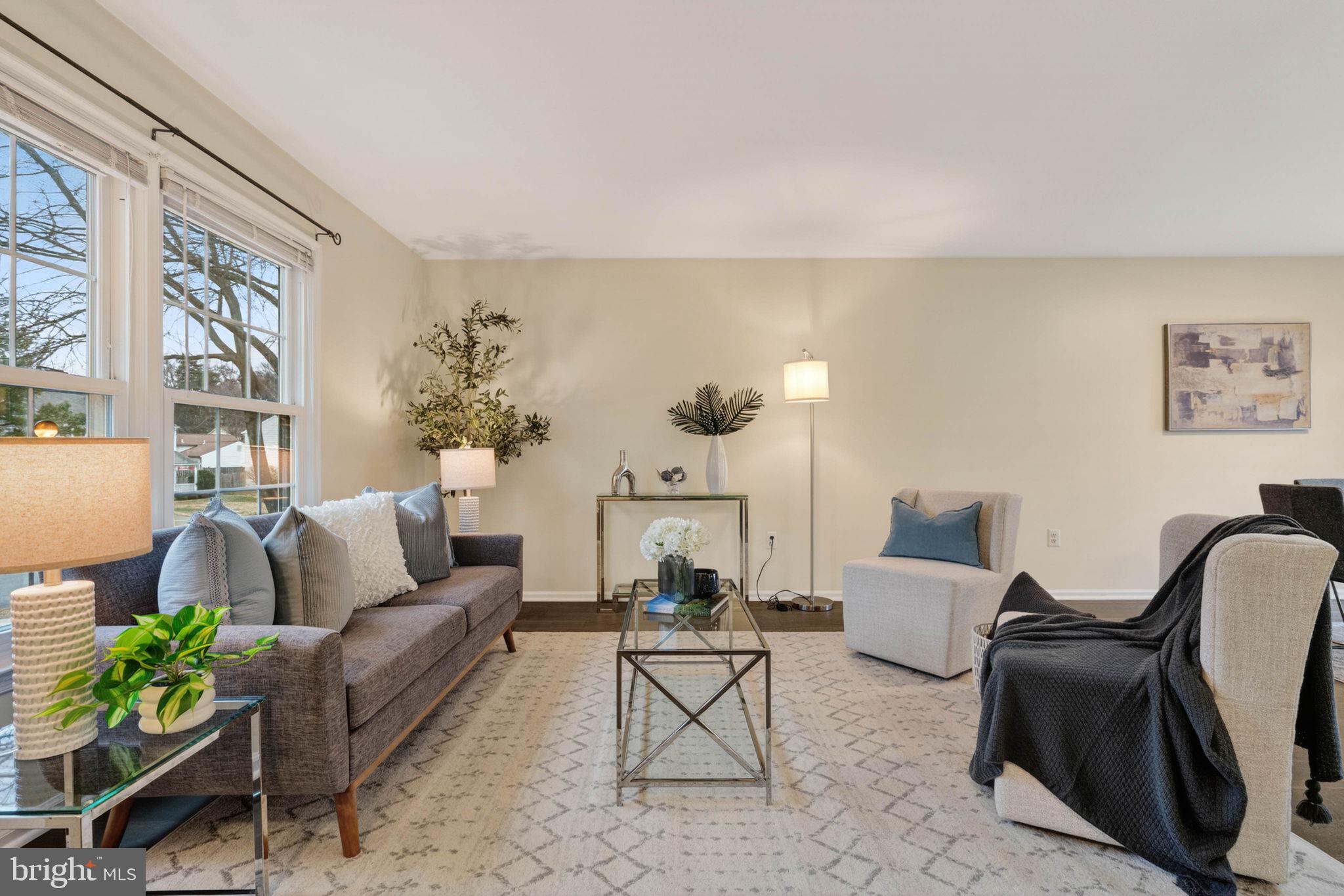 KINGSTON CHASE - Residential